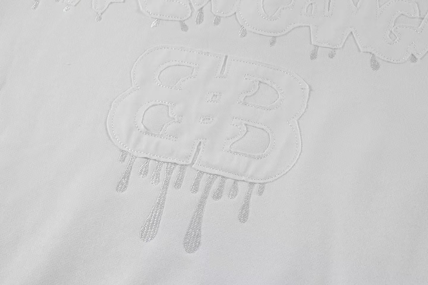 Crew neck patch sweatshirt