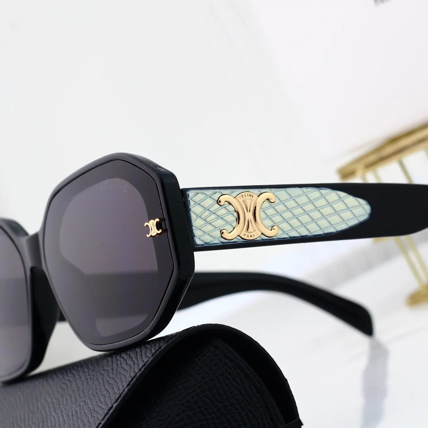 4 colors of trendy sunglasses  6602