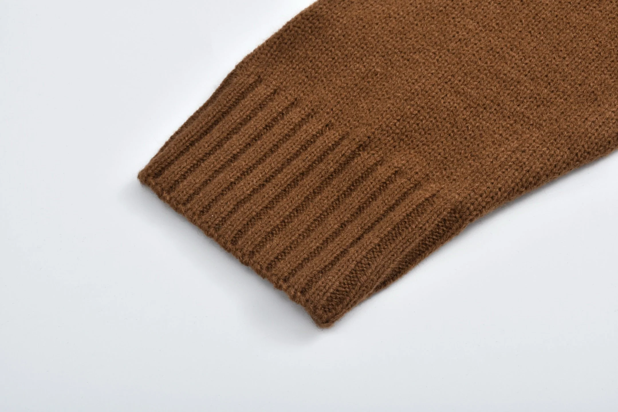 Knitted cashmere cardigan