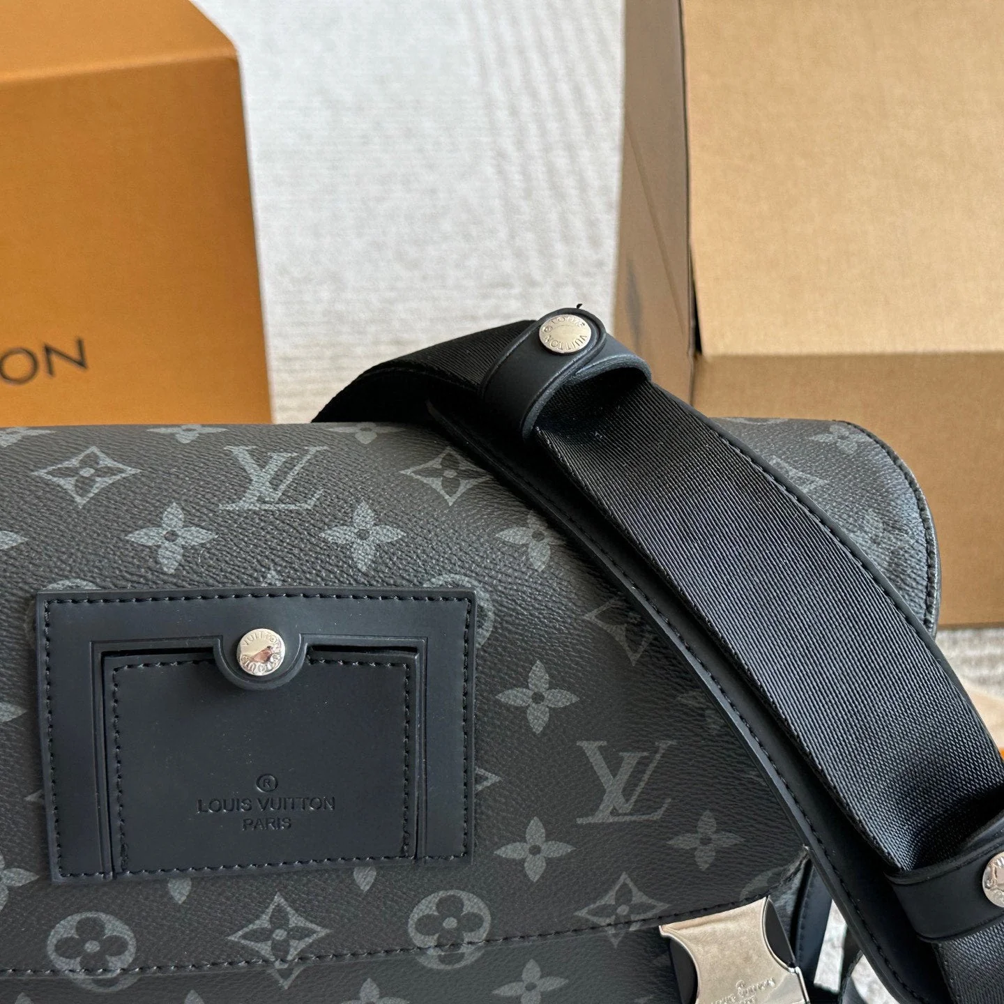 Men's Classic Checkerboard Messenger Bag