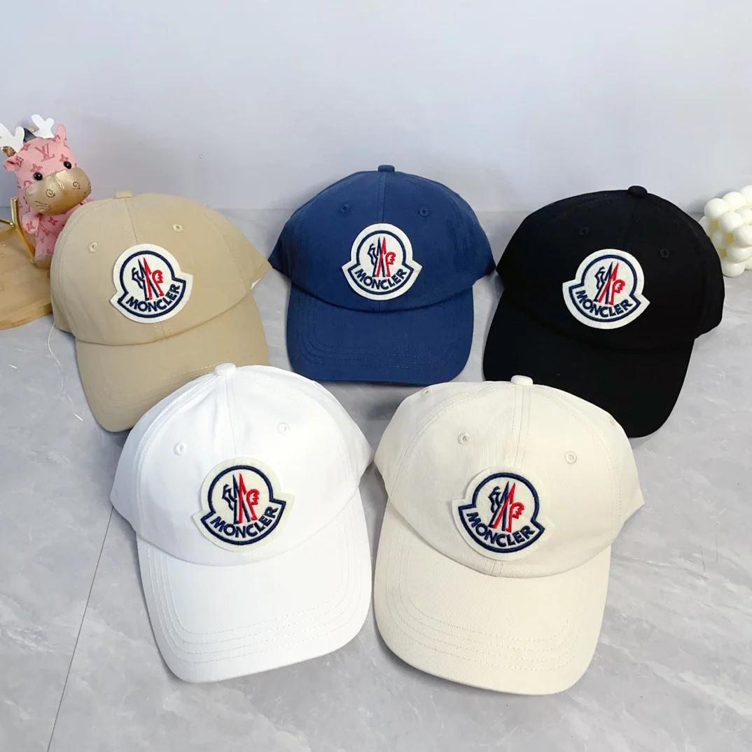 Stylish embroidered baseball cap