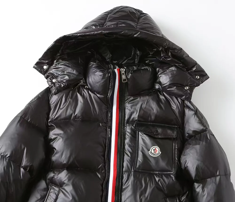Pocket hooded down jacket