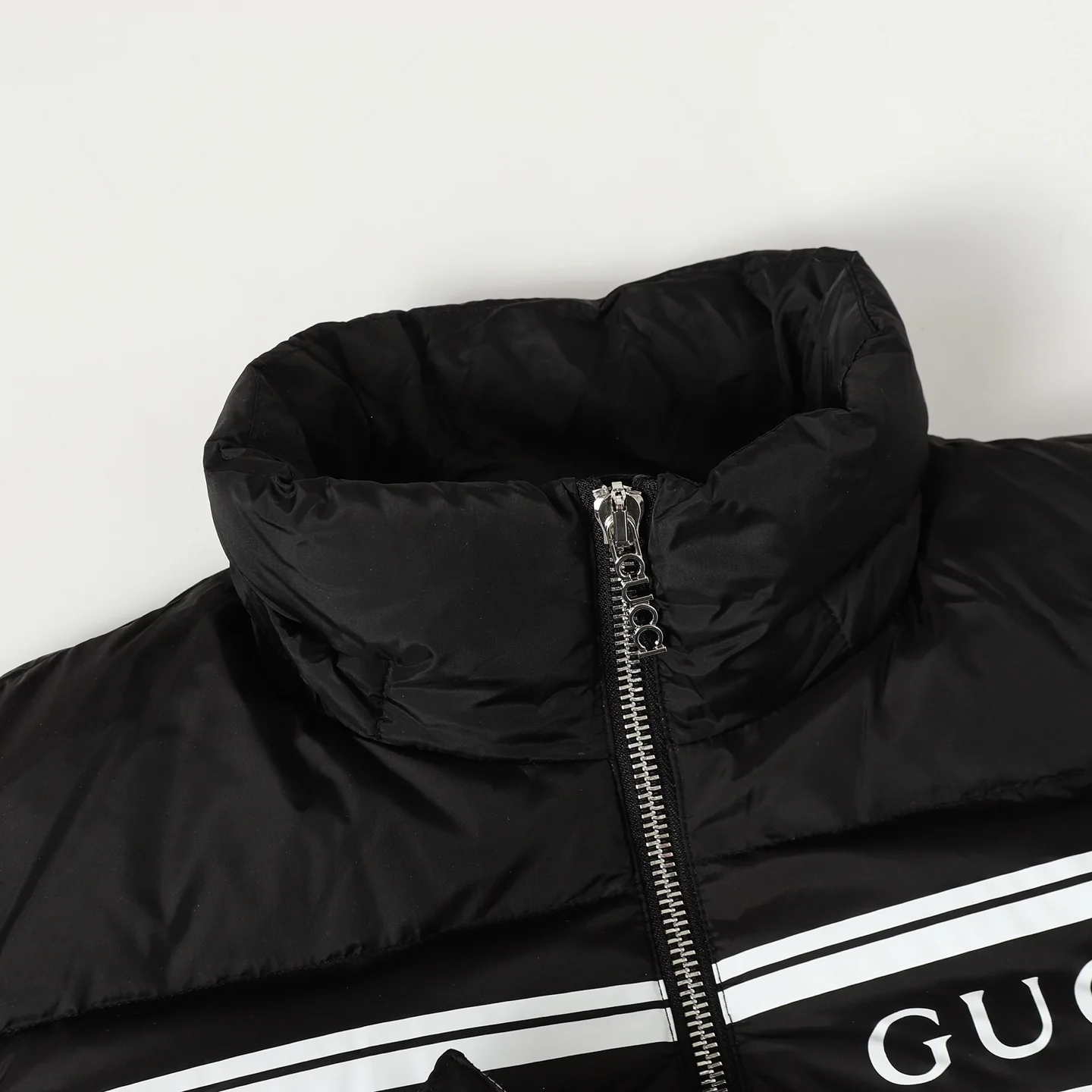 Detachable hooded down jacket