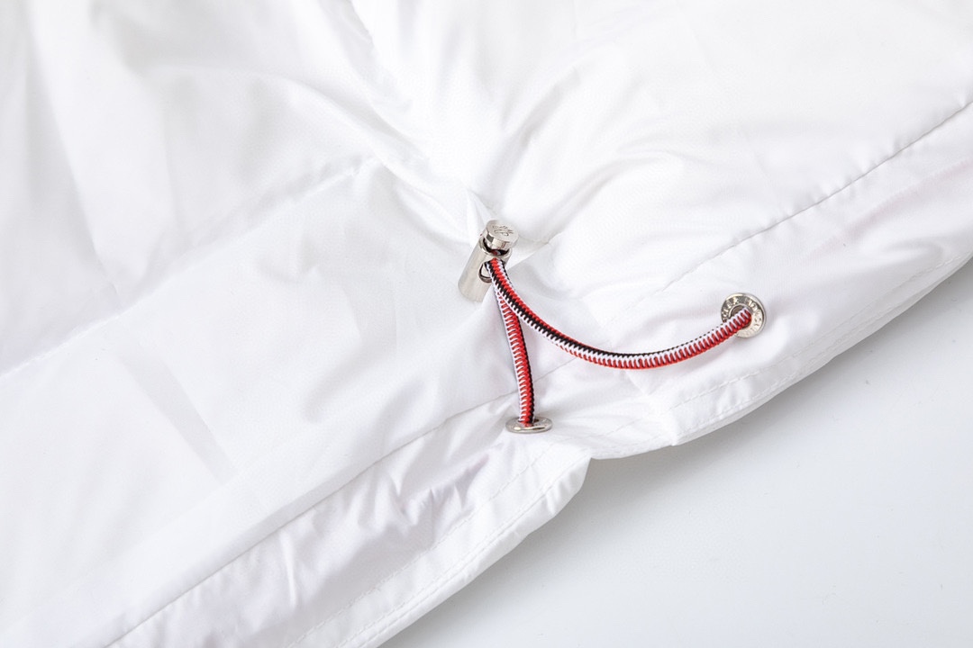 Three-color sleeve ribbon trim down jacket