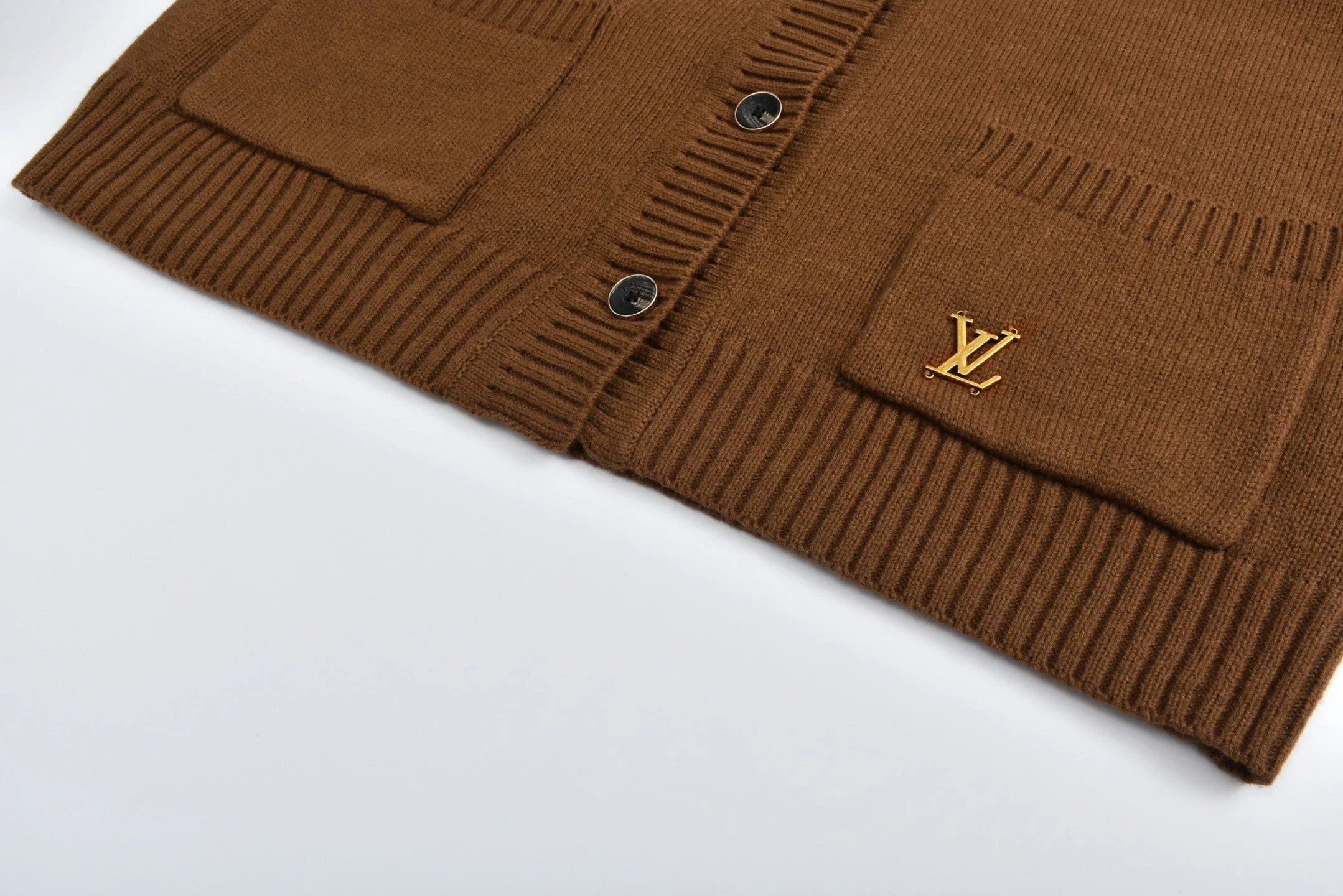 Knitted cashmere cardigan