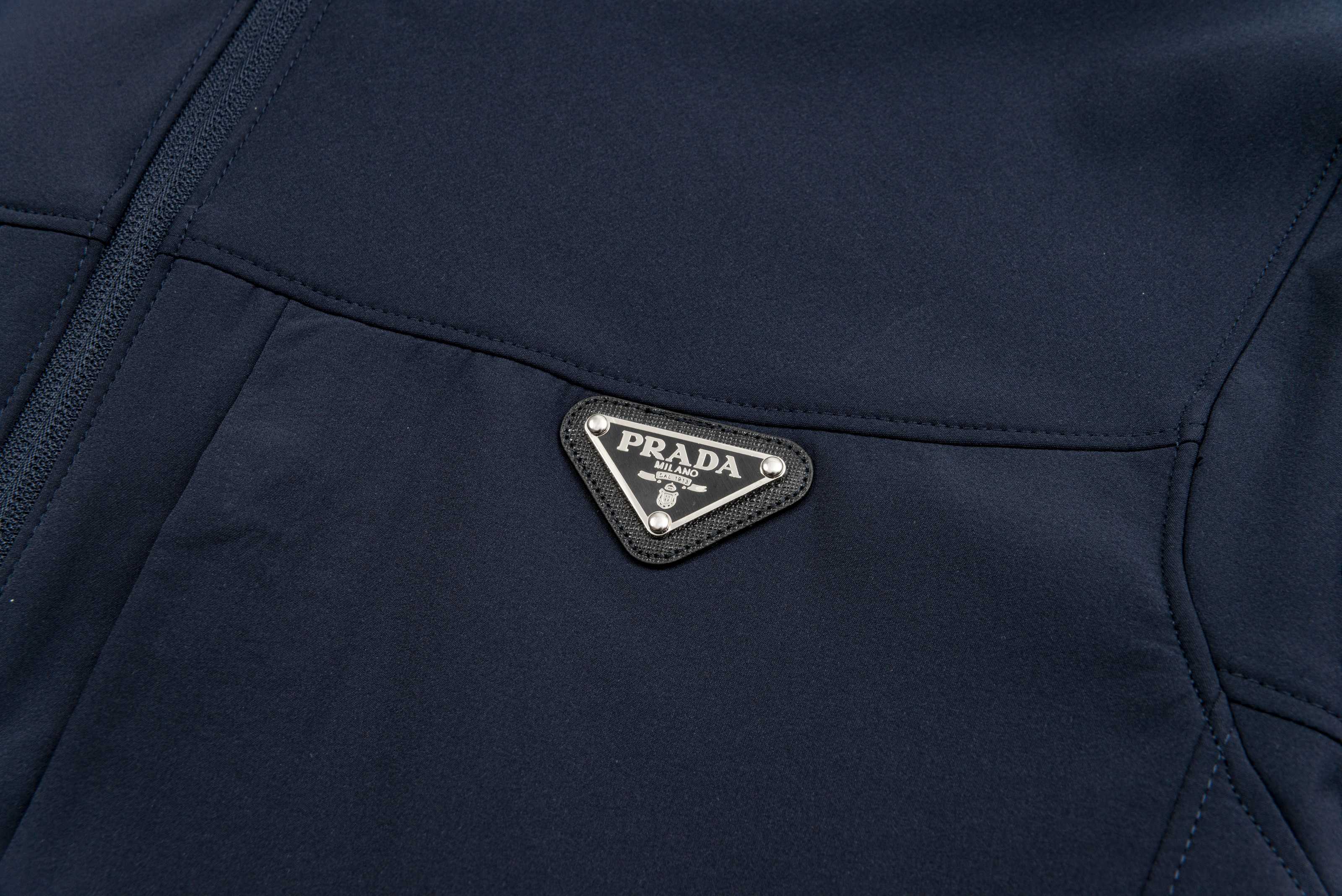 Waterproof quick-drying thin jacket