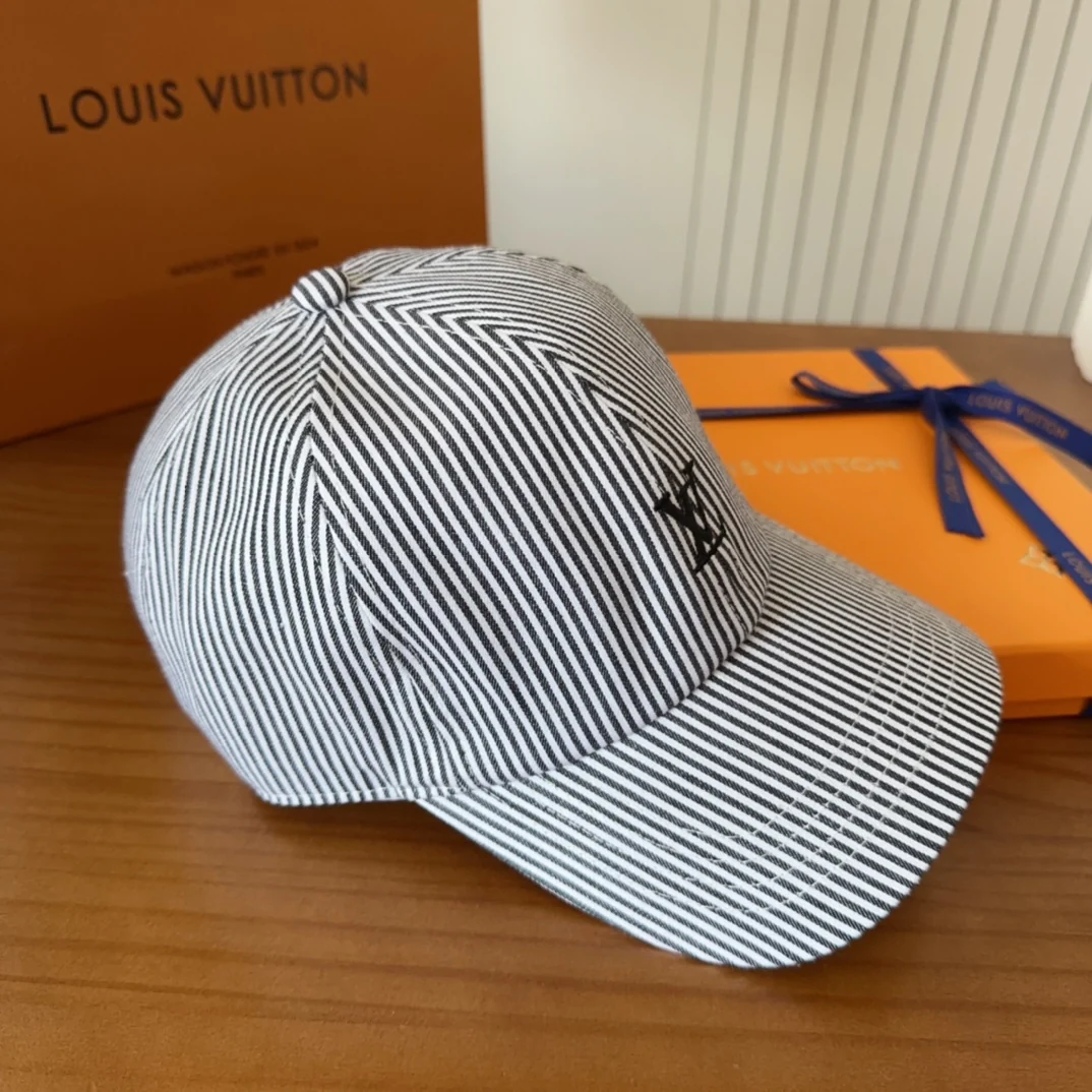 Striped embroidered baseball cap