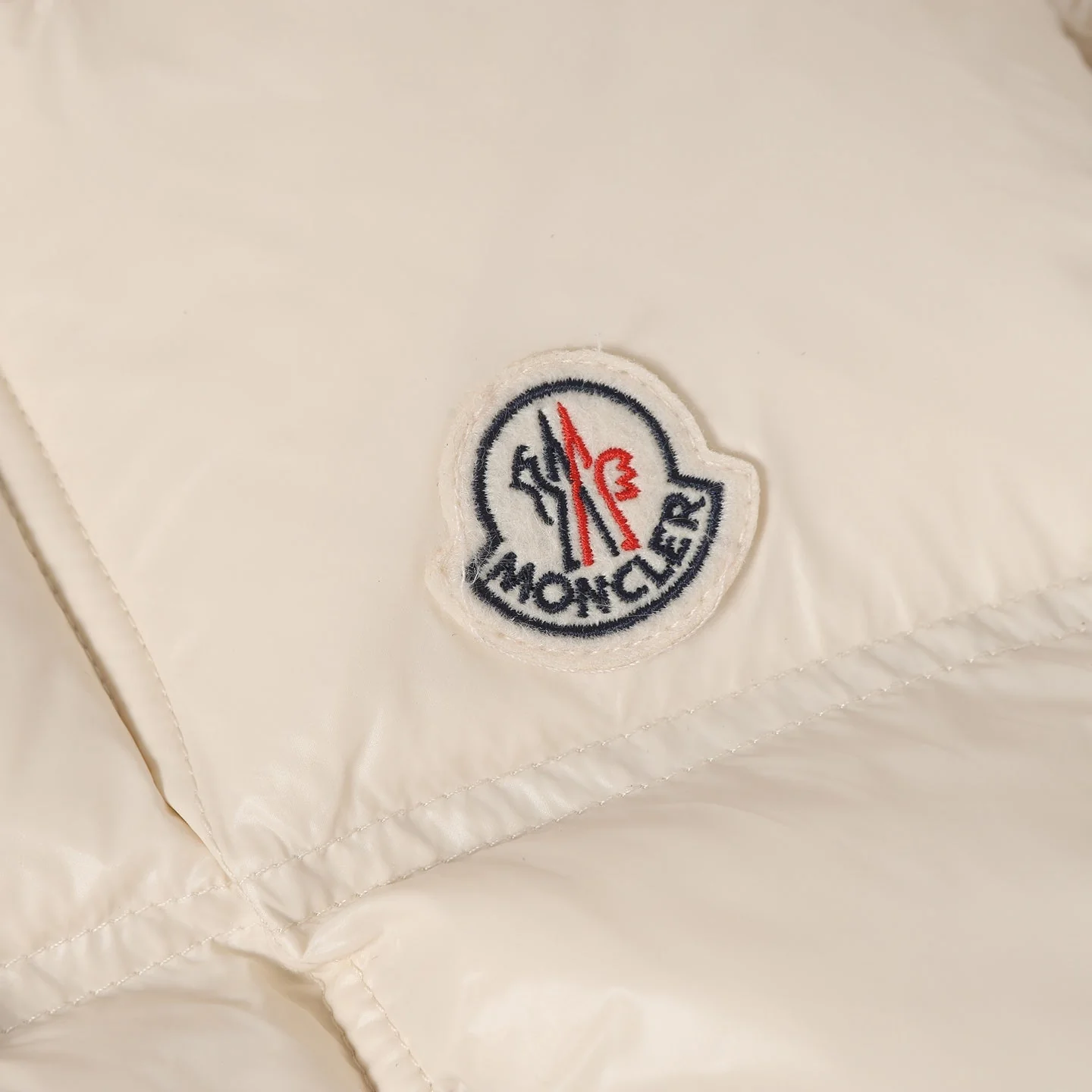 Fashionable hooded down vest