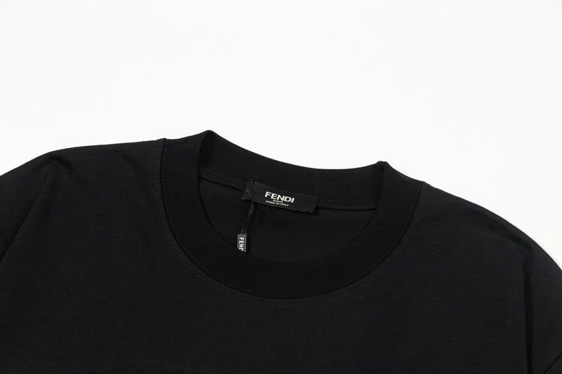 Simple embroidered cotton T-shirt