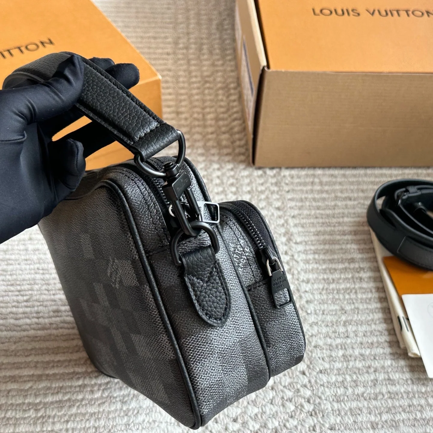 Fashion Men's Leather Messenger