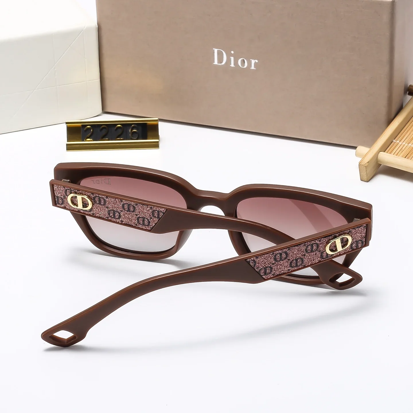 7 Colors Classic Trendy Sunglasses 2226