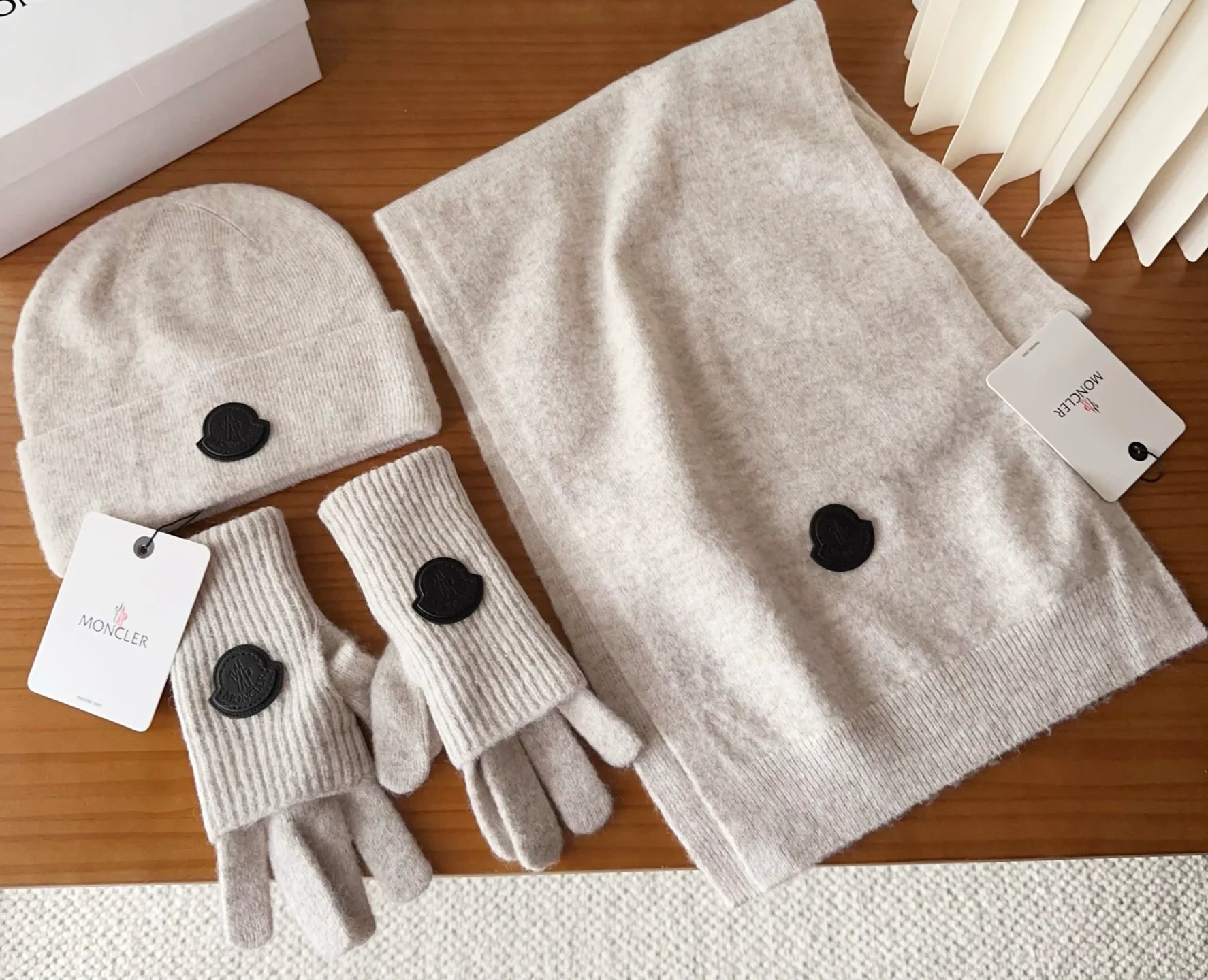 Leather label knitted scarf hat gloves set