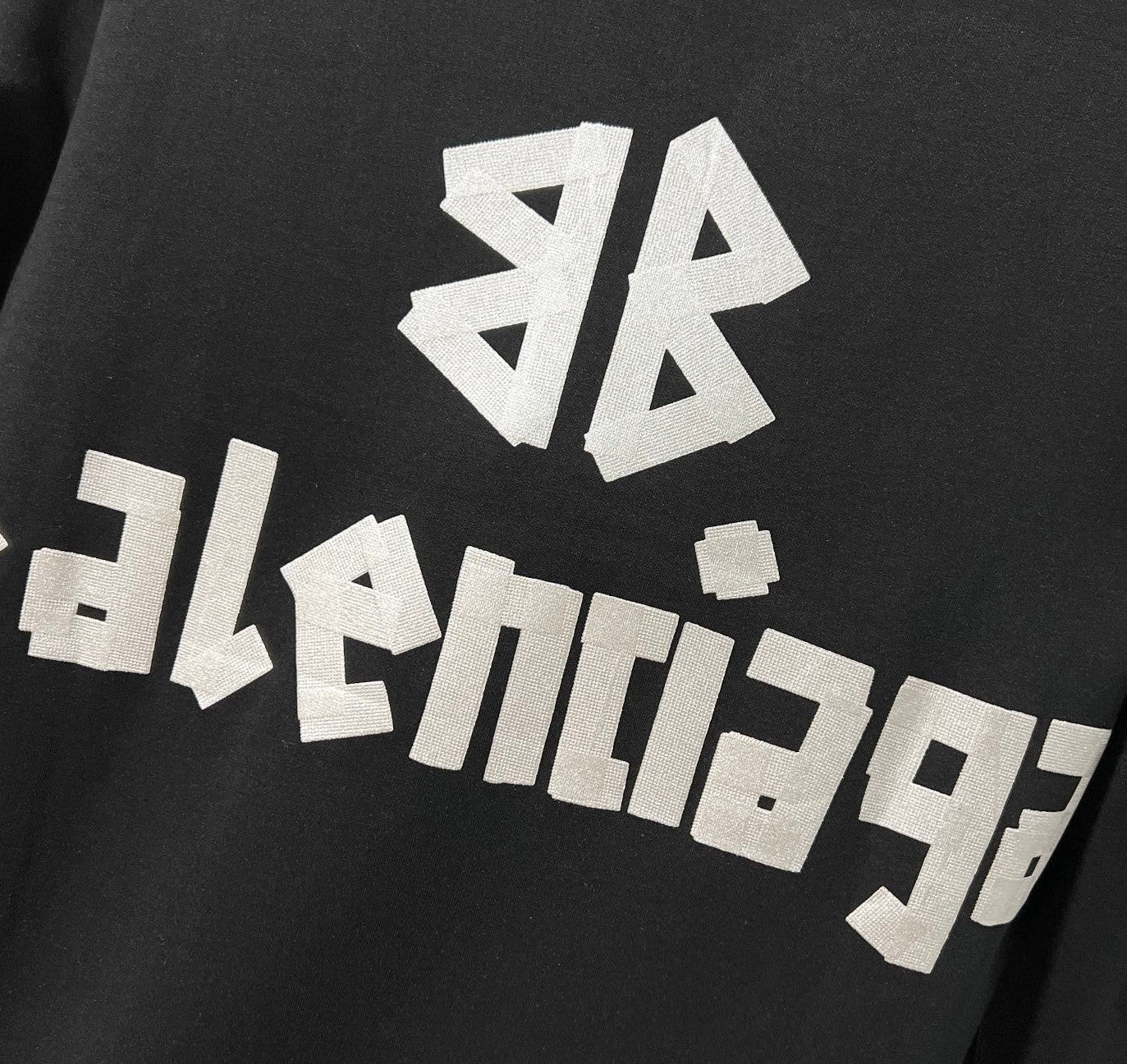 Embroidered cotton sweatshirt