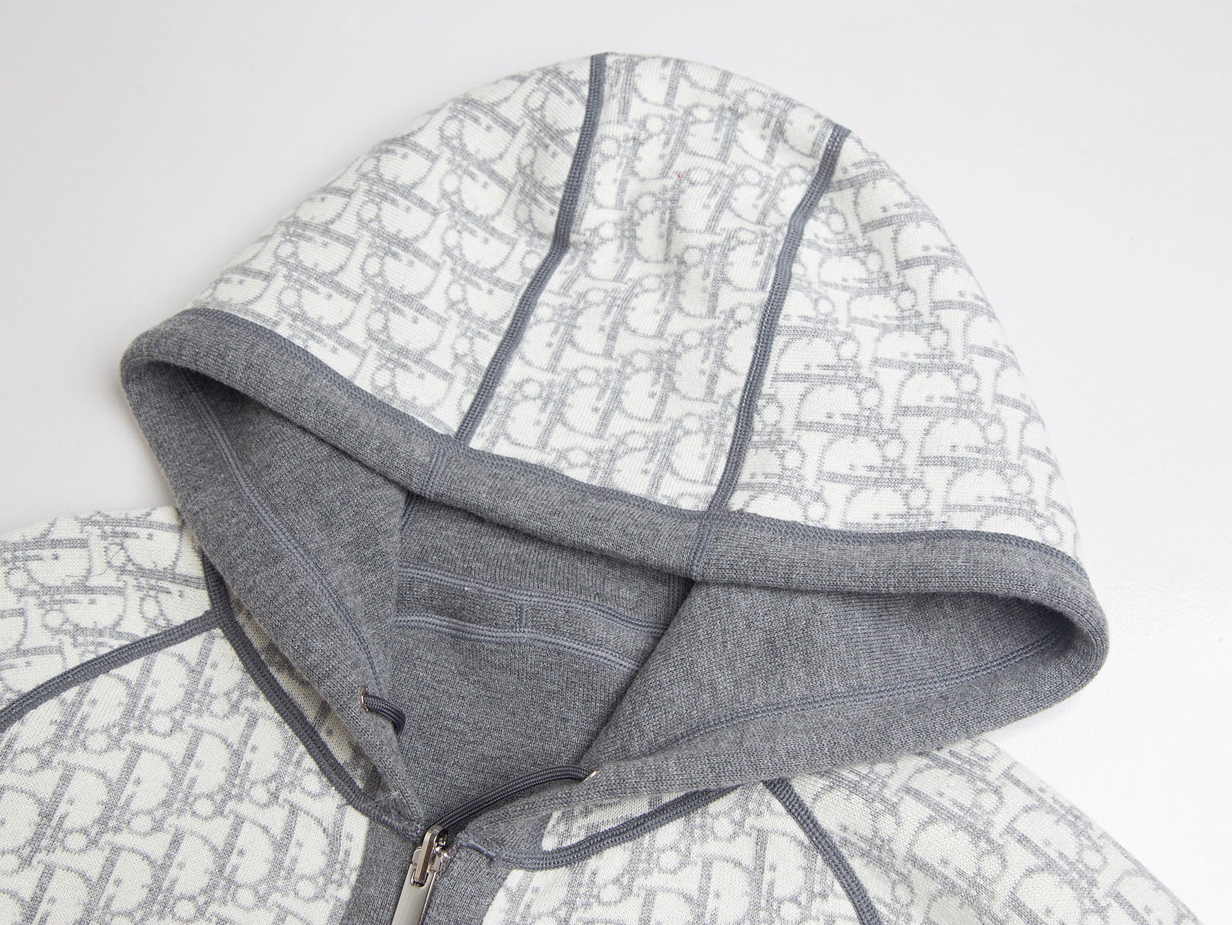 Reversible embossed cashmere hooded jacket