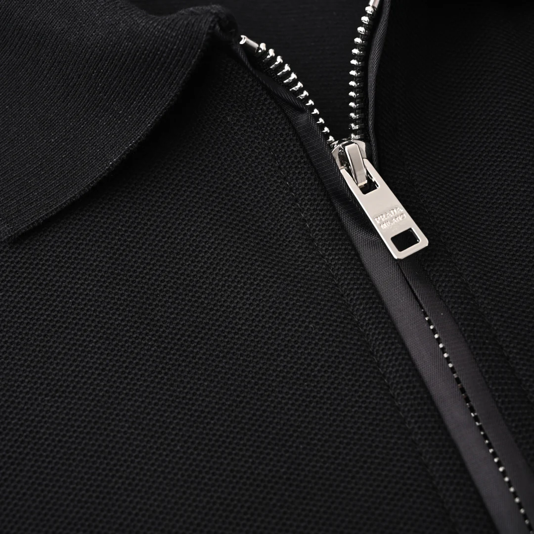 Cotton knit zip-up polo shirt