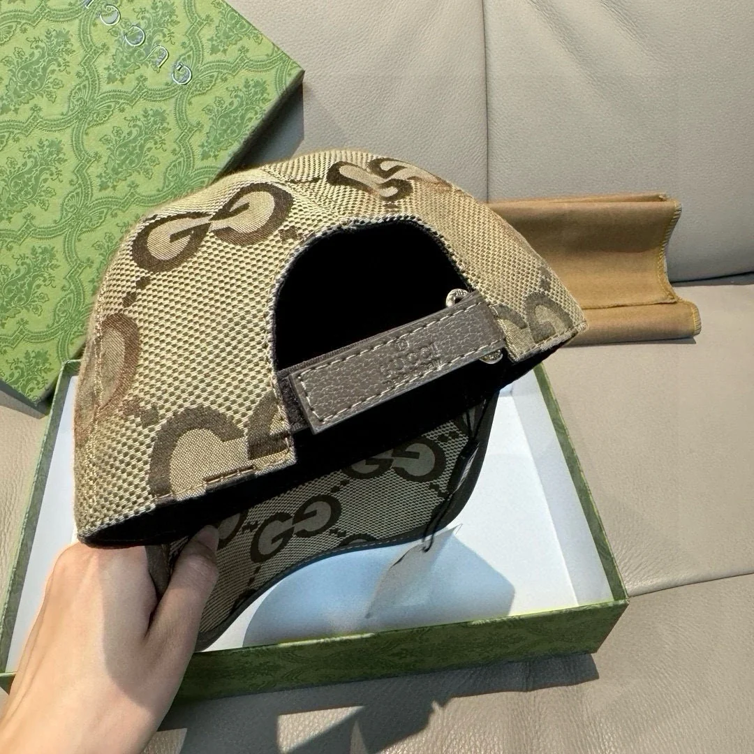 Jacquard lettering baseball cap