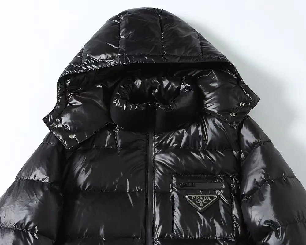 Pocket hooded down jacket