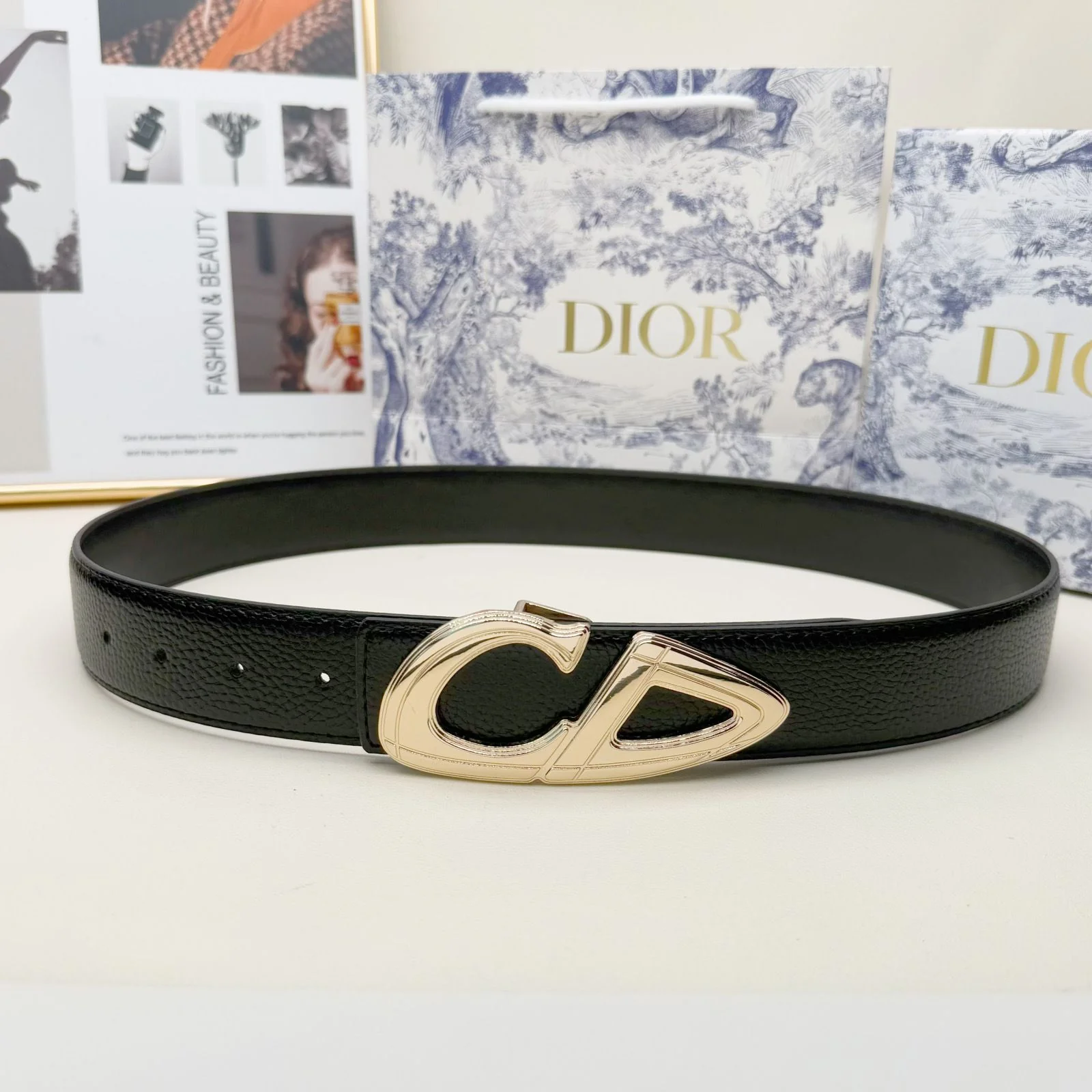 Fashion leather belts