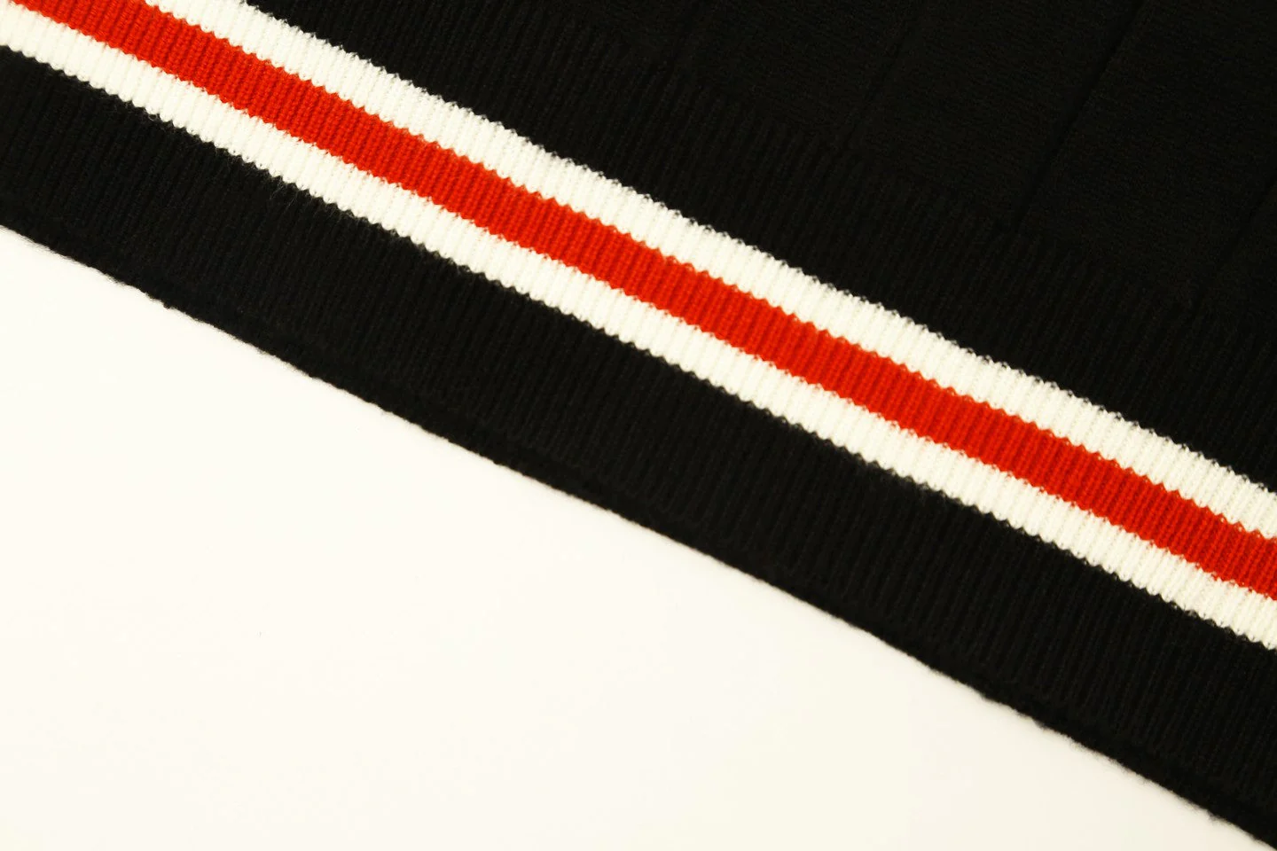 V-neck knitted jacquard sweatshirt