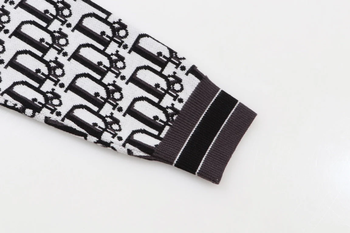 Knitted cashmere sweatshirt