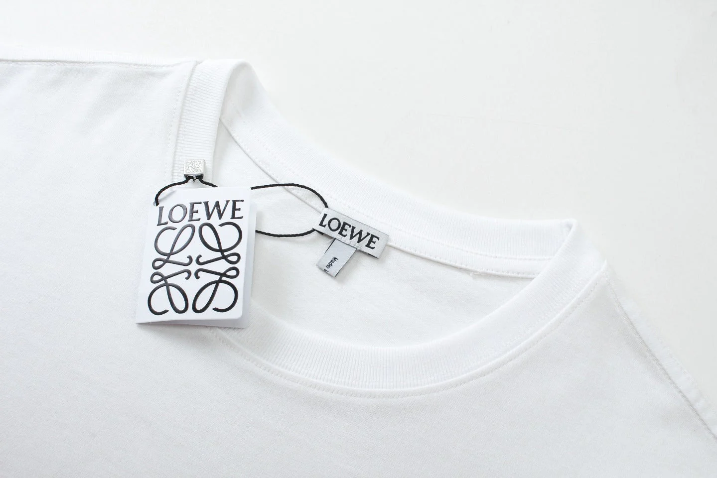 Pocket embroidery print T-shirt