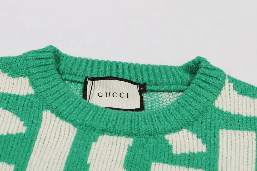 Knitted cashmere sweatshirt