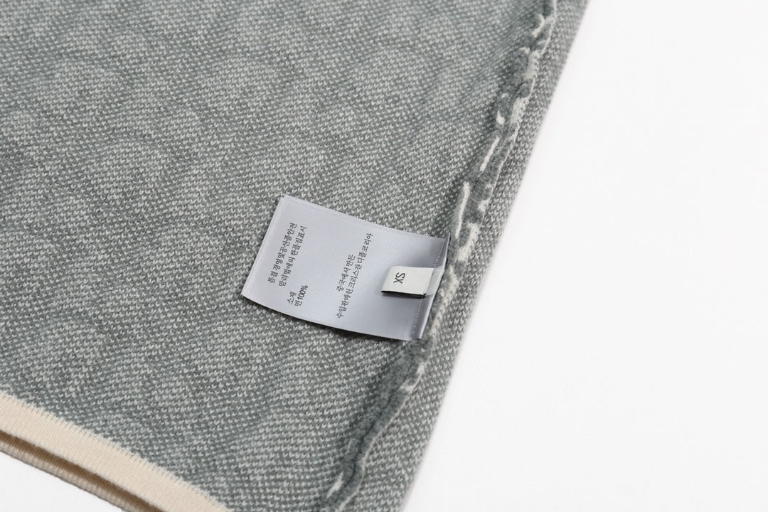 Knitted cashmere sweatshirt