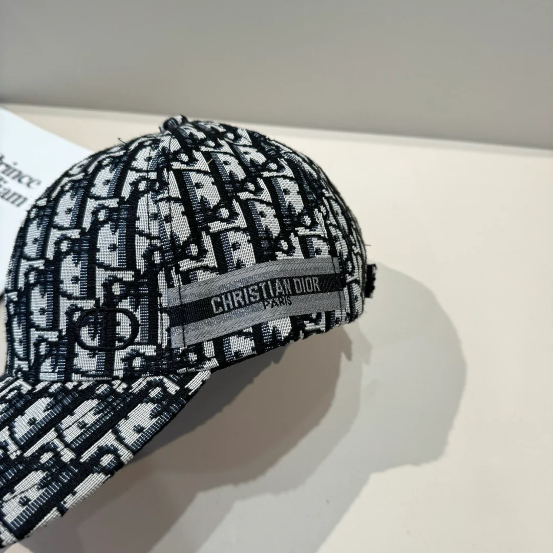 Jacquard lettering baseball cap
