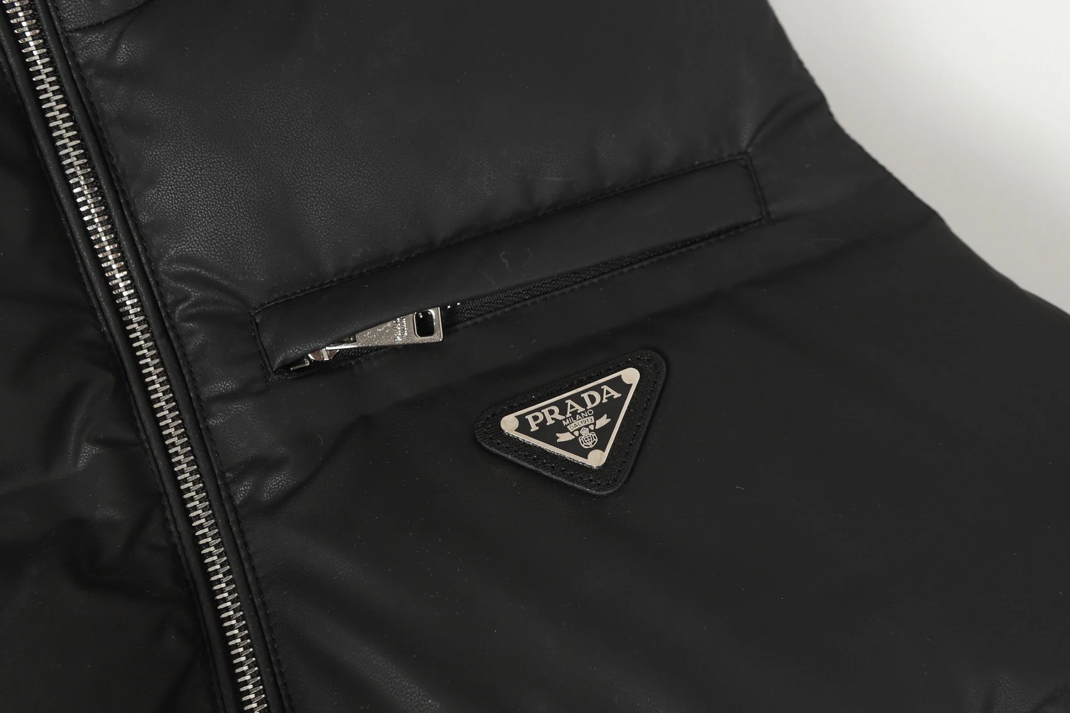 Stand collar zipper down vest