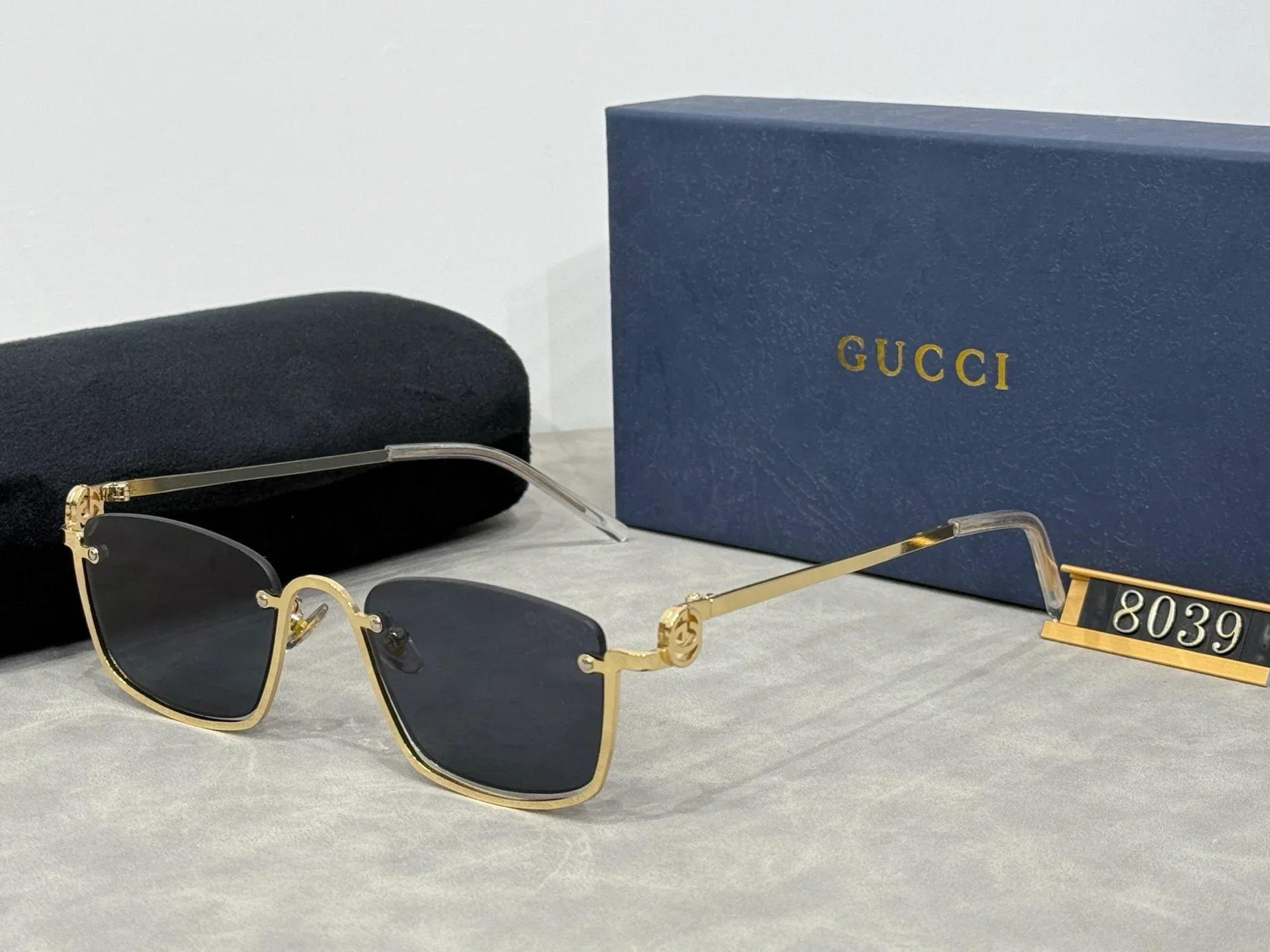 2025 new women's small frame iconic logo sunglasses