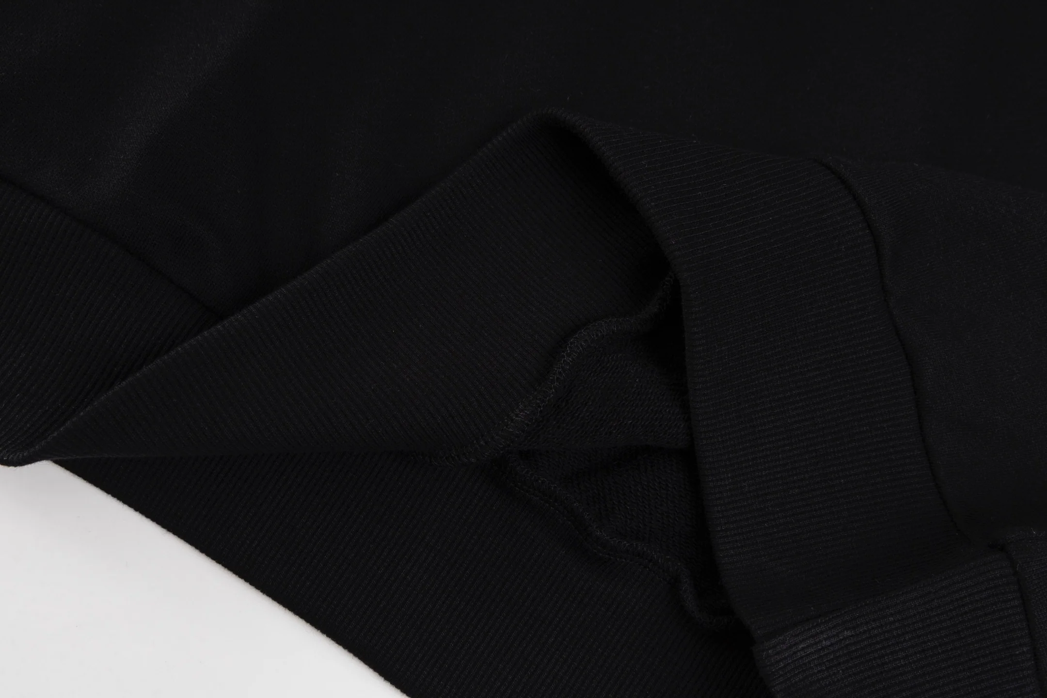 Pocket embroidered cotton sweatshirt