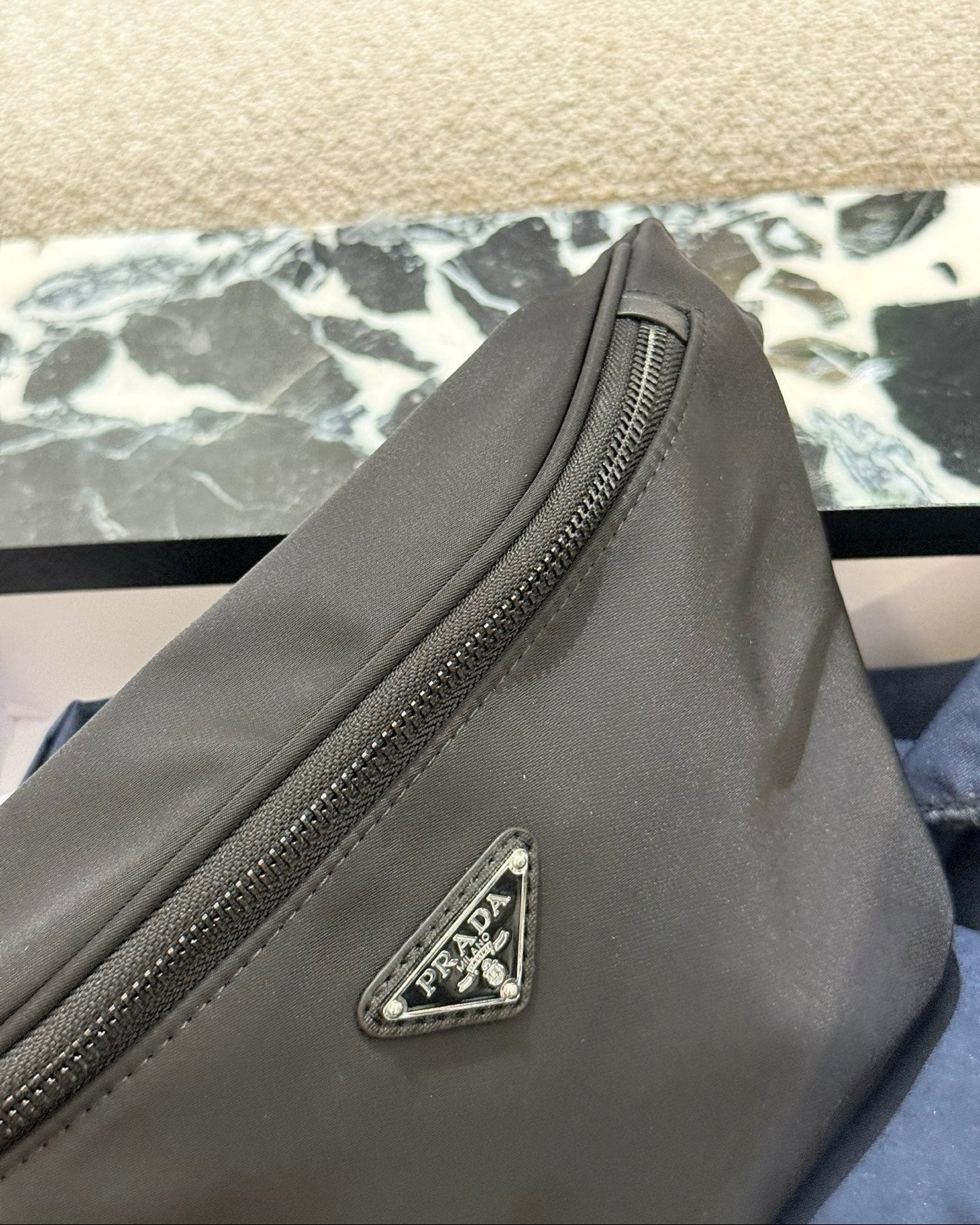 Unisex nylon waist bag