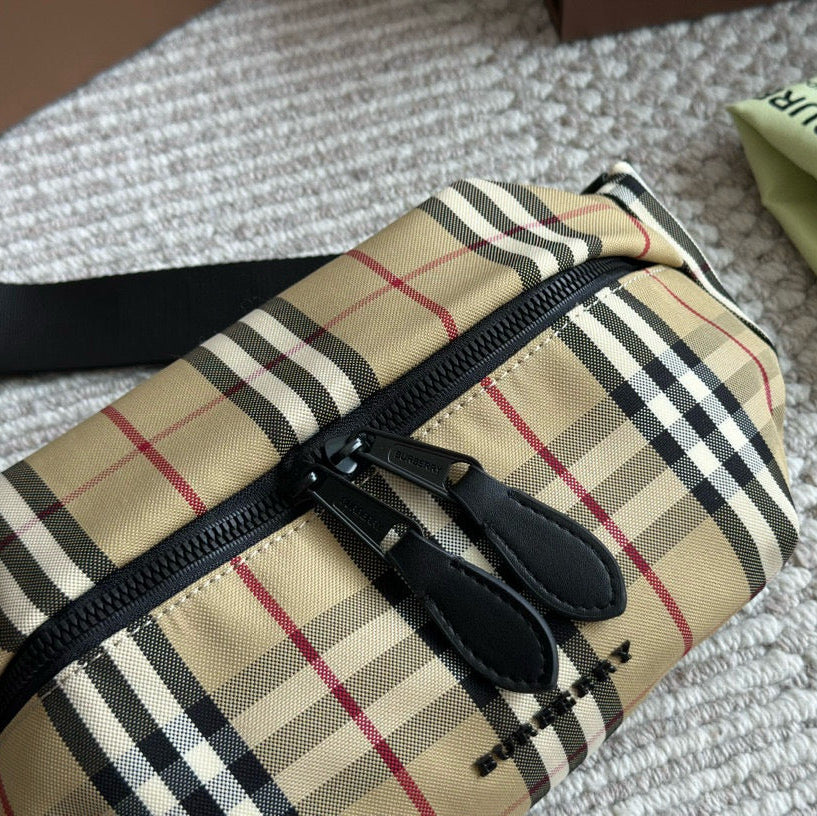 Unisex plaid waist bag