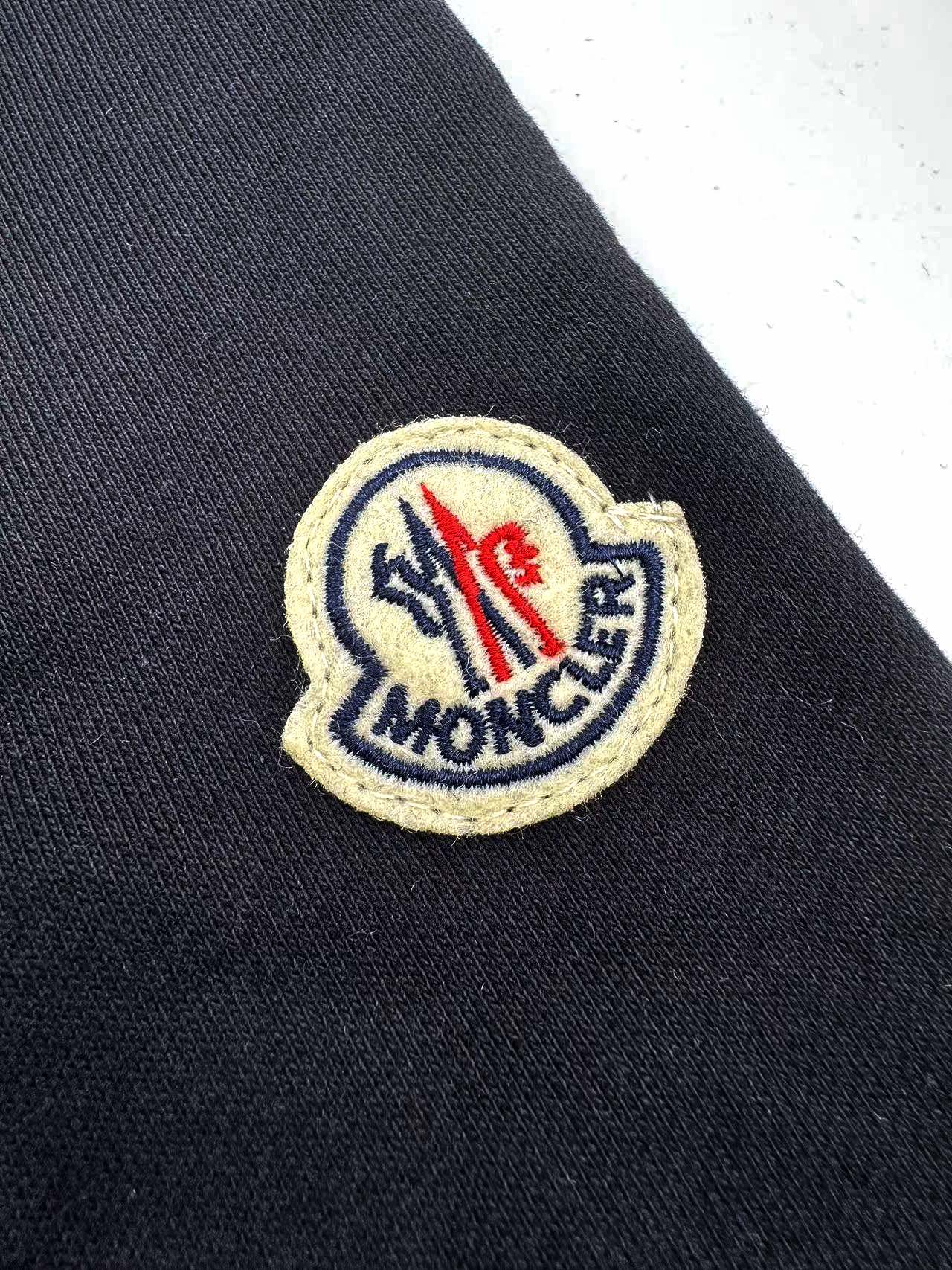 Knitted cashmere sweatshirt