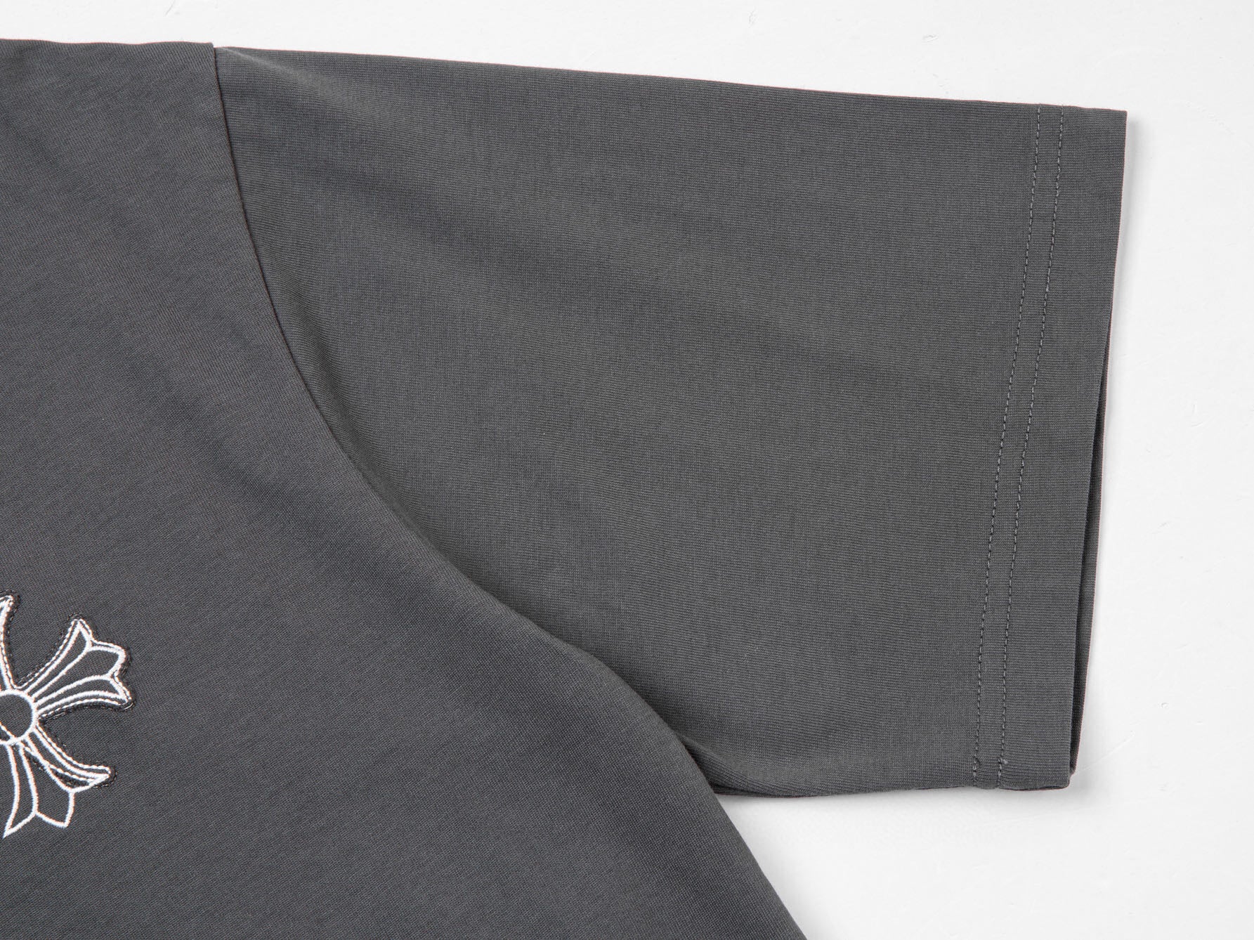 Double-sided embroidered T-shirt