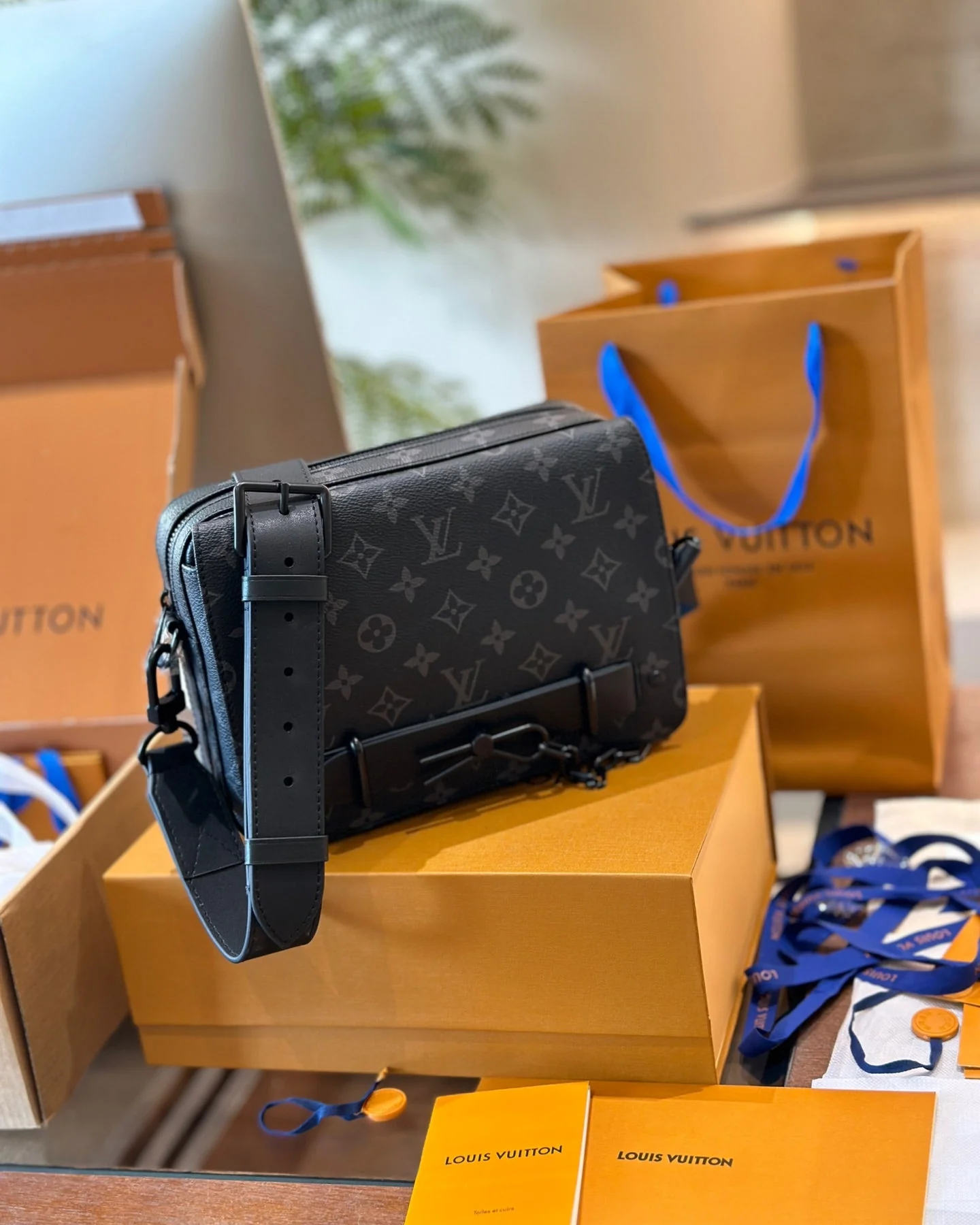 Men's Chain Messenger Bag