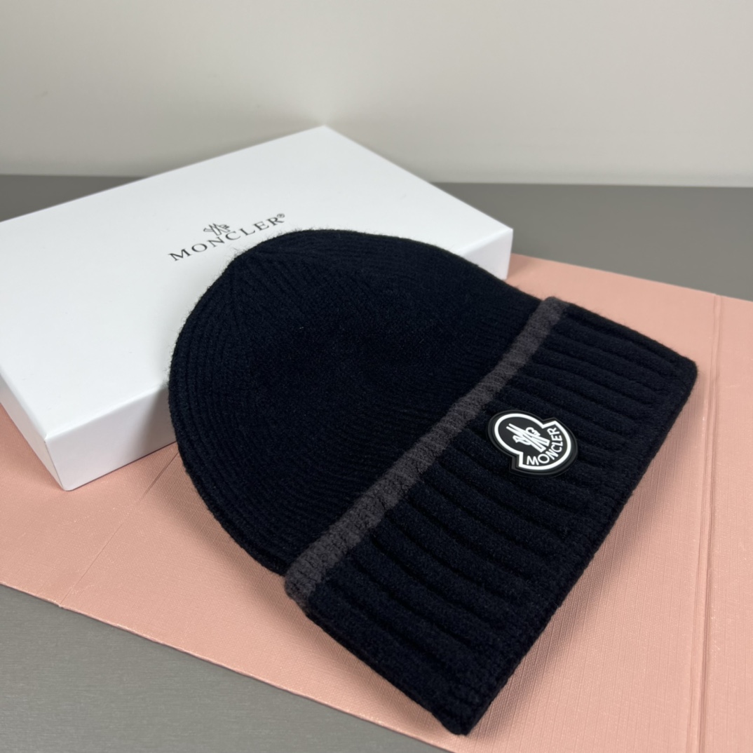 Silicone logo cashmere knit beanie