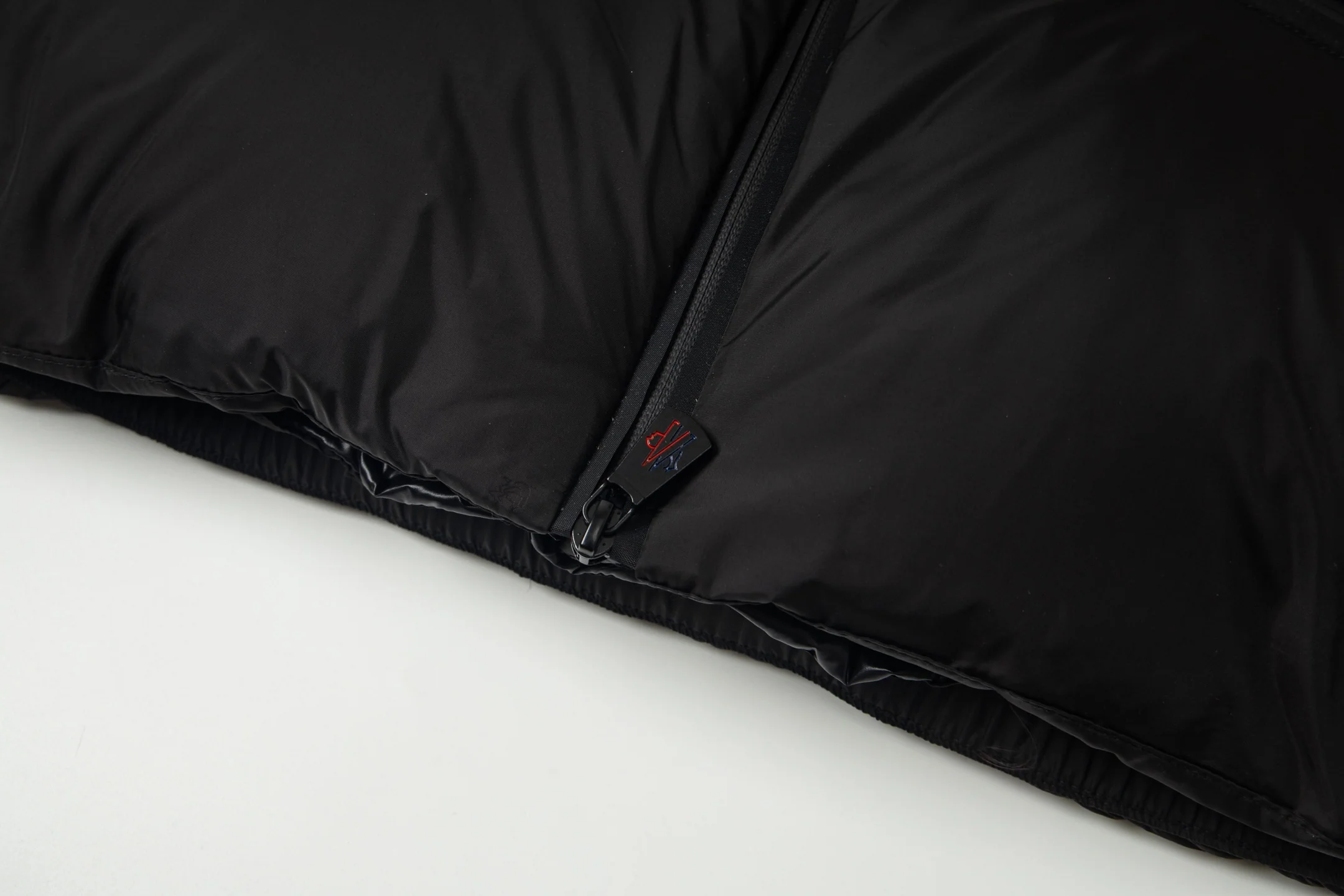 Printed stand-up collar down jacket