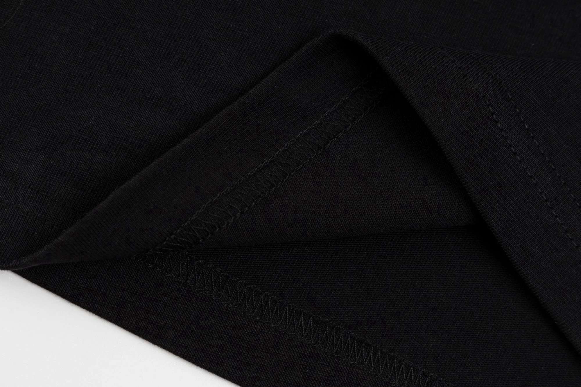 Simple embroidered cotton T-shirt