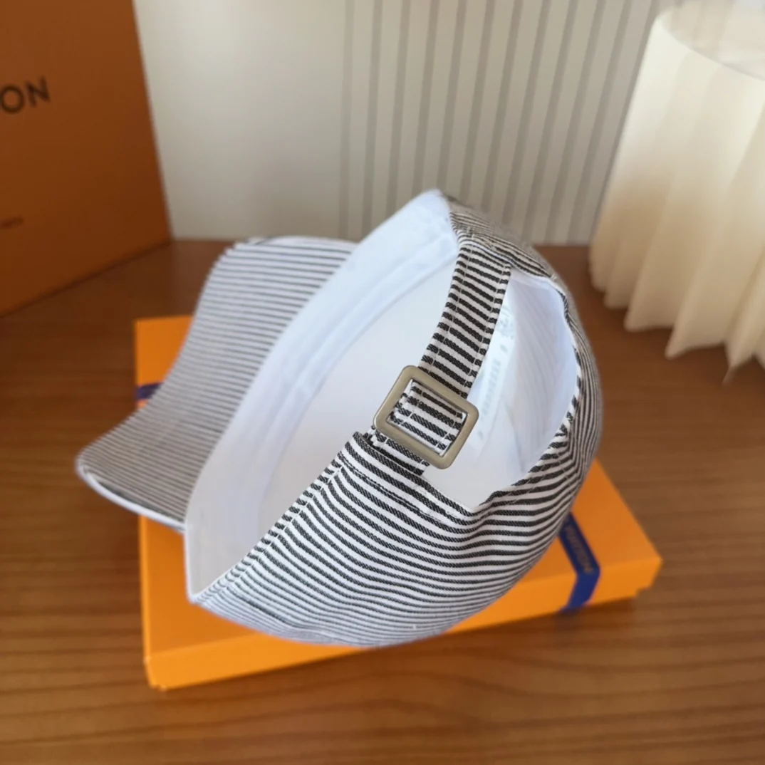 Striped embroidered baseball cap