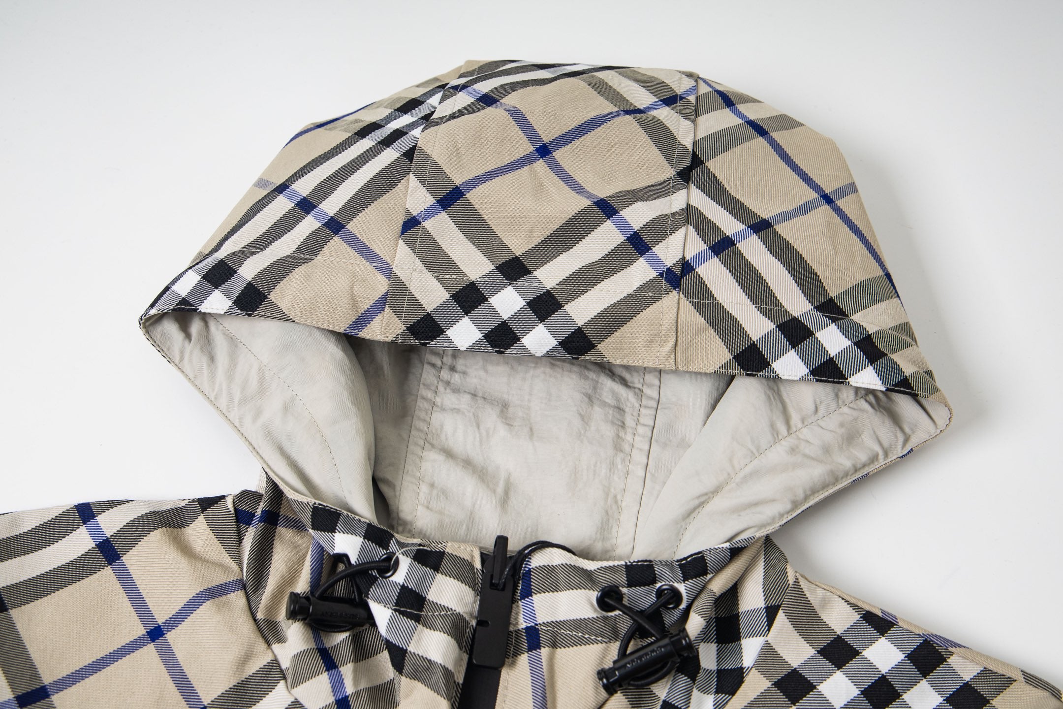 Nylon embroidered double-faced jacket