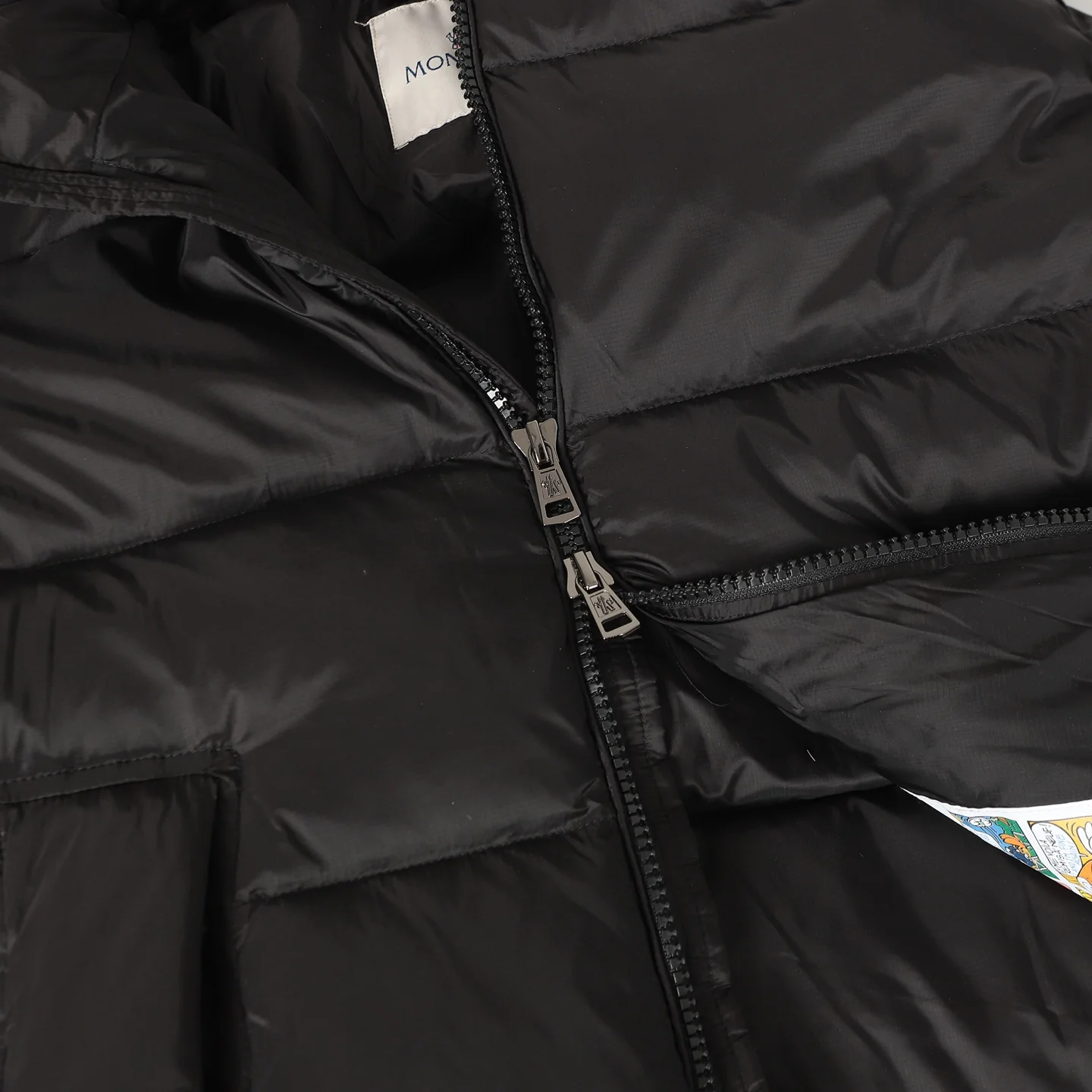 Pocket down hooded jacket