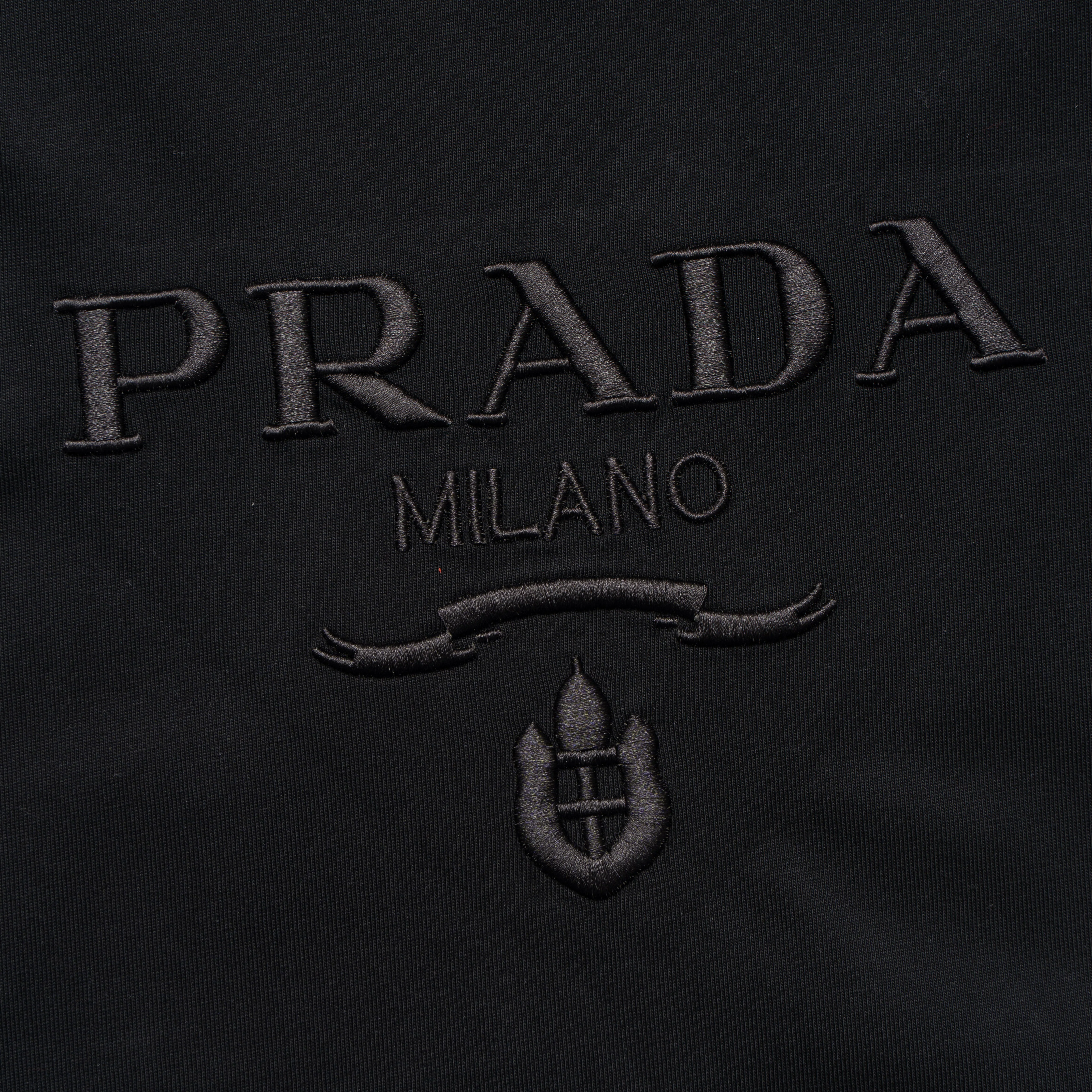 Printed T-Shirt: High-End Fashion Statement-1200