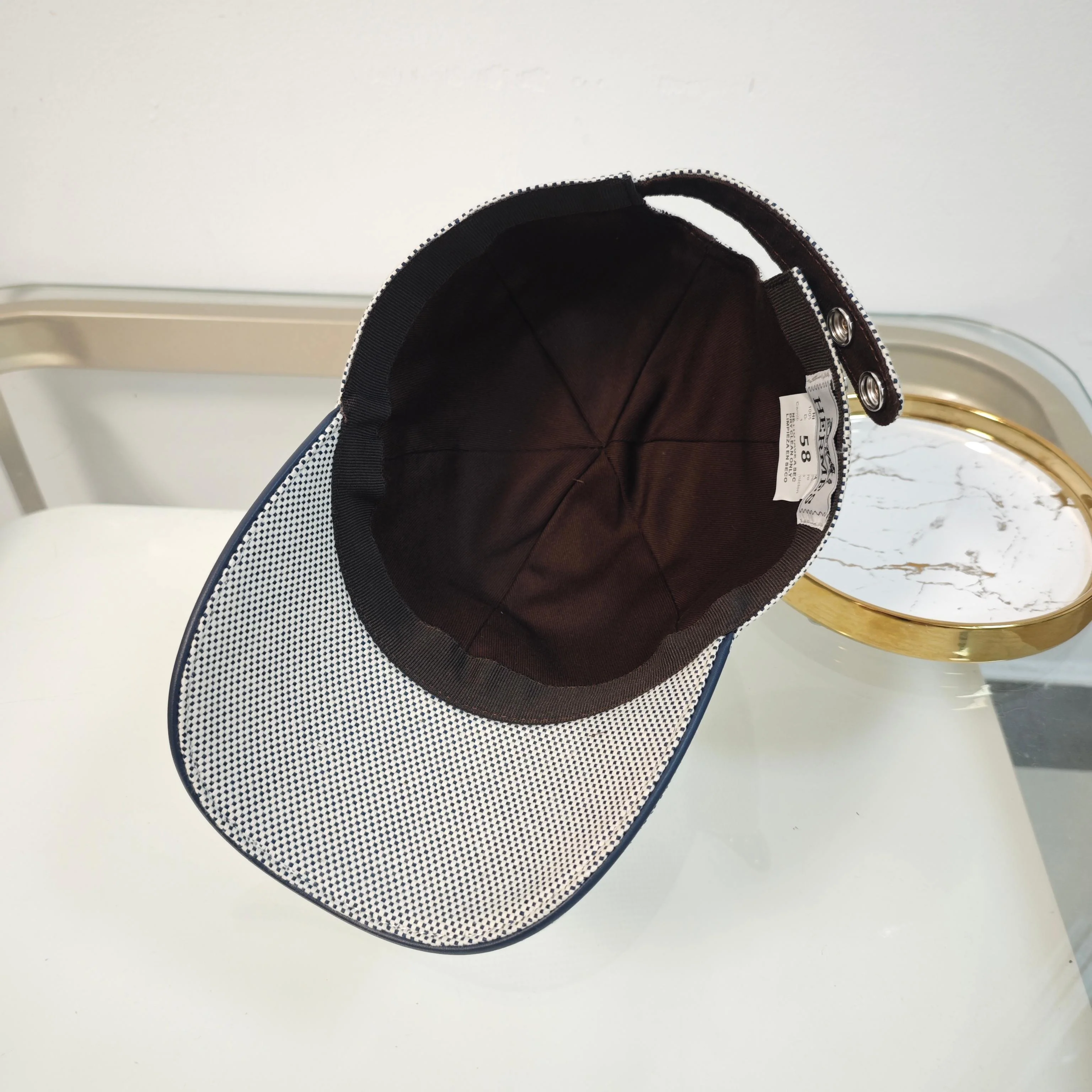 Simple embroidered baseball cap