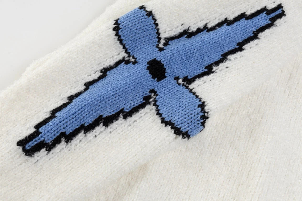 3 Color four-leaf jacquard sweater