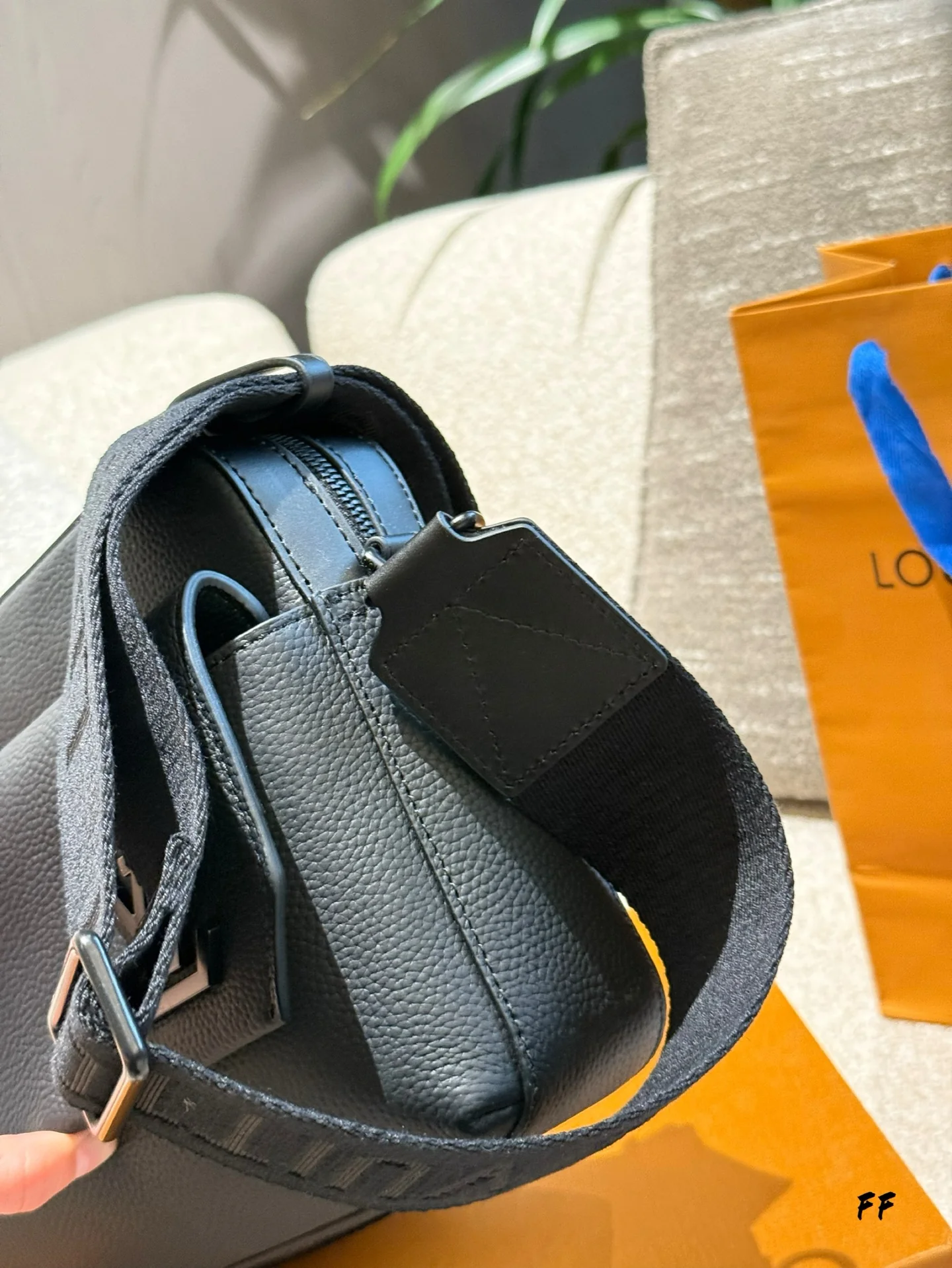 Black Men's Messenger Bag