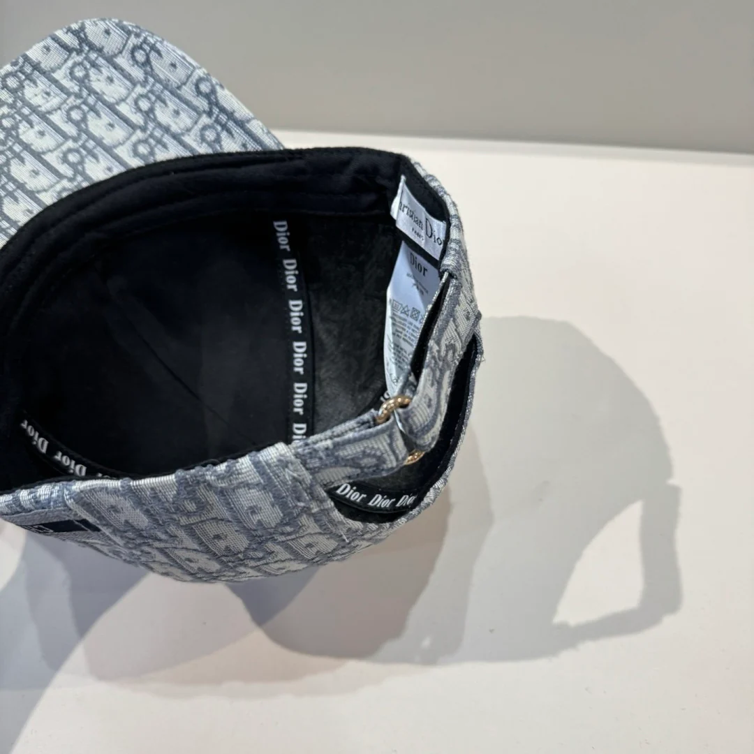 Jacquard lettering baseball cap