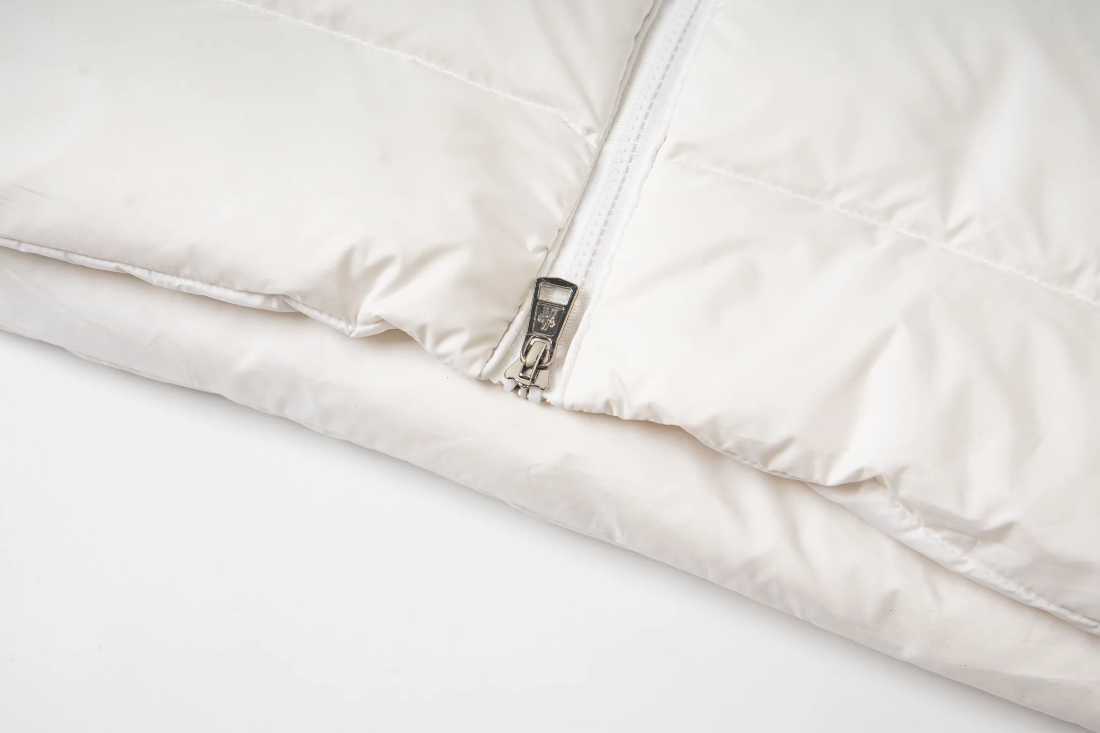 Printed hooded down vest