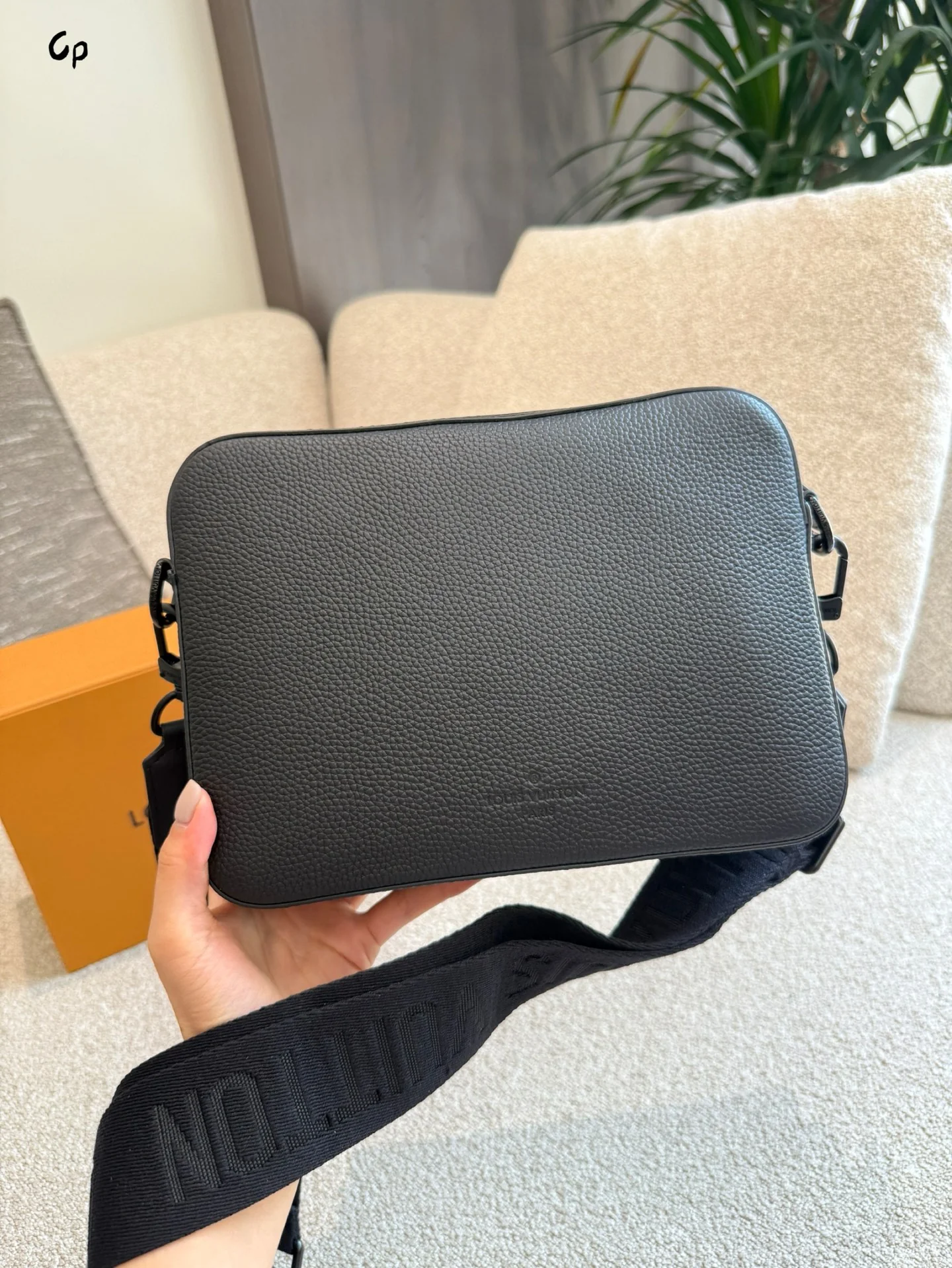 Men's messenger bags