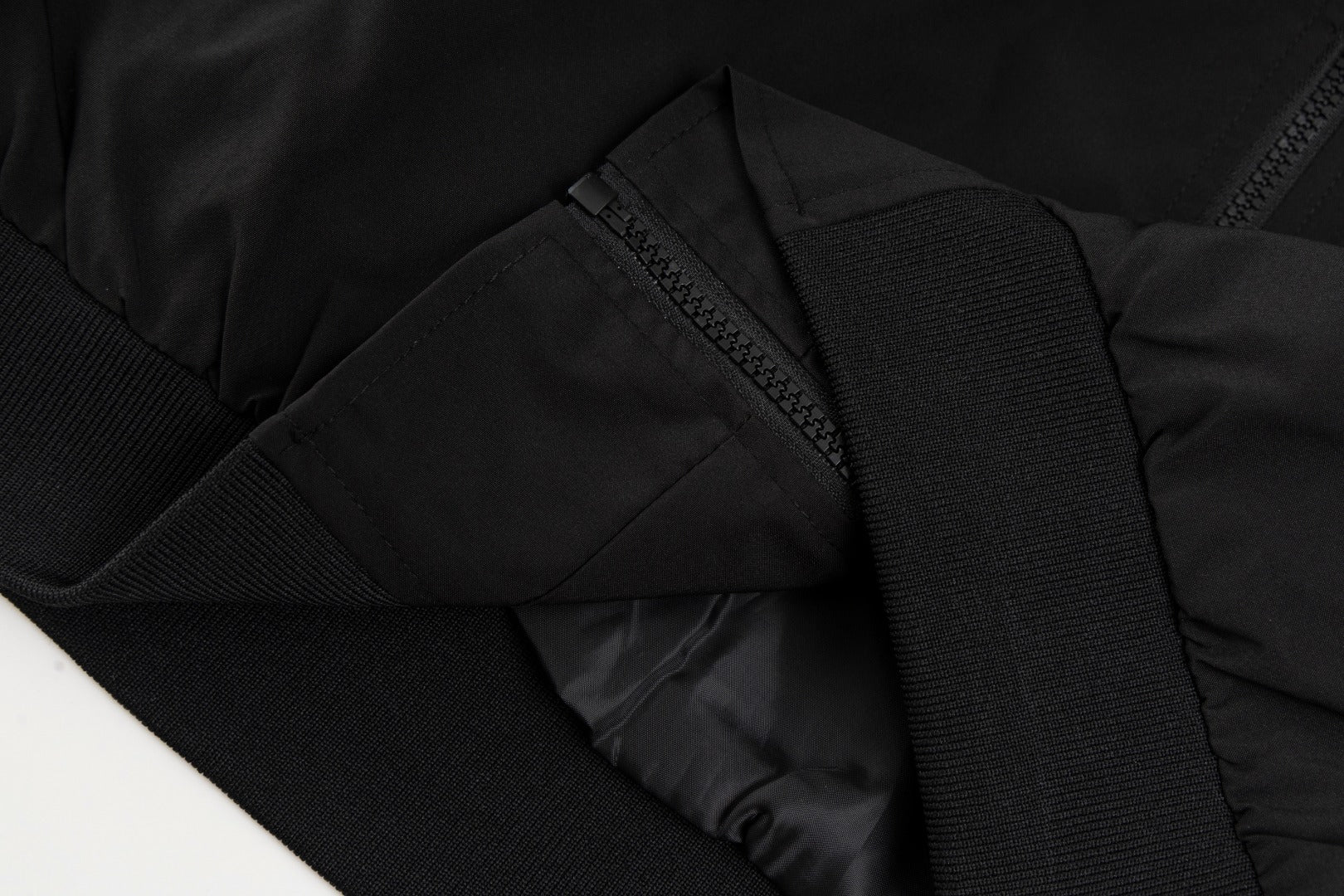 Fashionable embroidered pearl baseball jacket